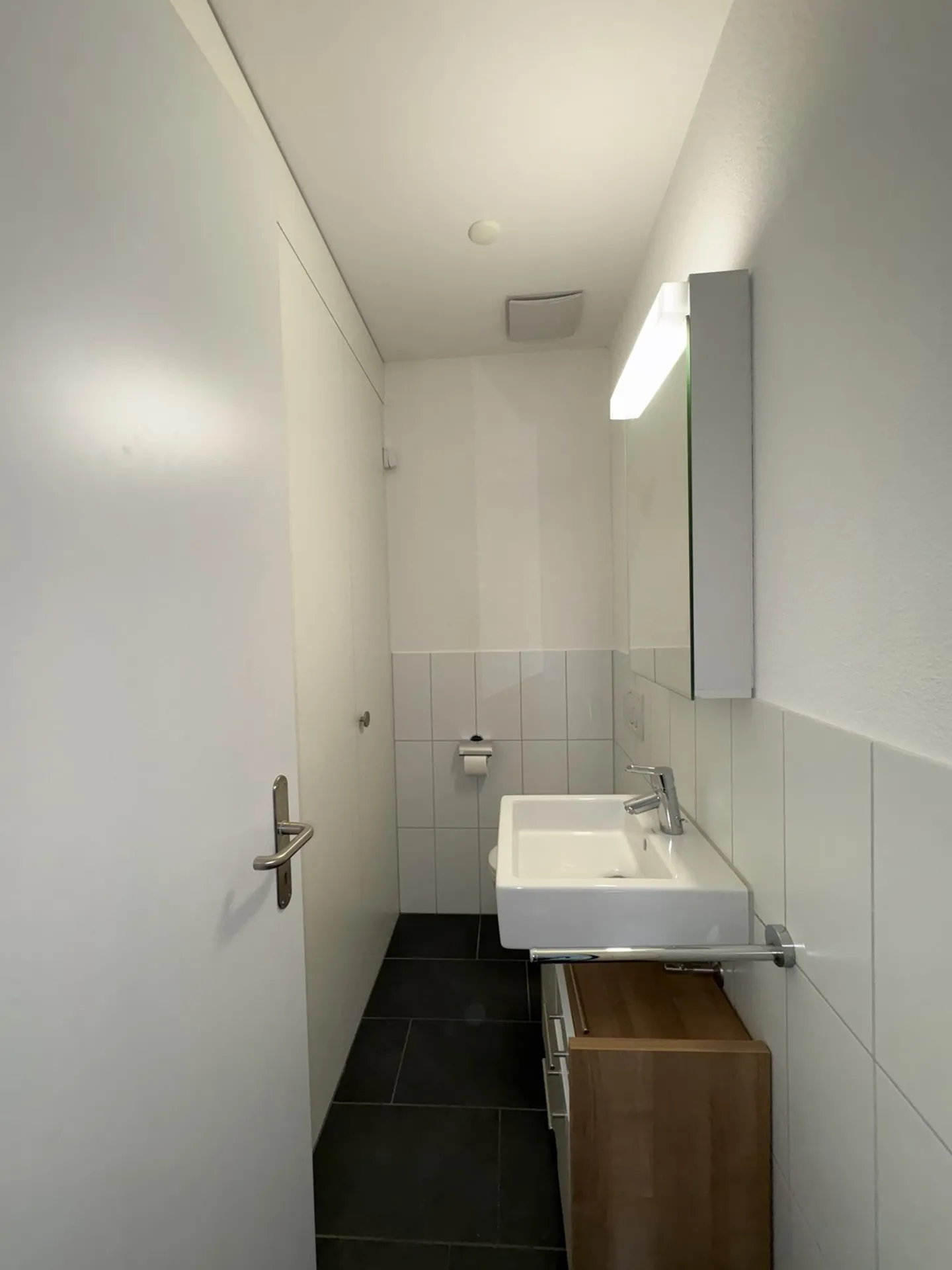 IMMÉDIATEMENT : Appartement 4.5 pièces de 148 m² directement à la gare de Dübendorf - Photo 10 sur 27