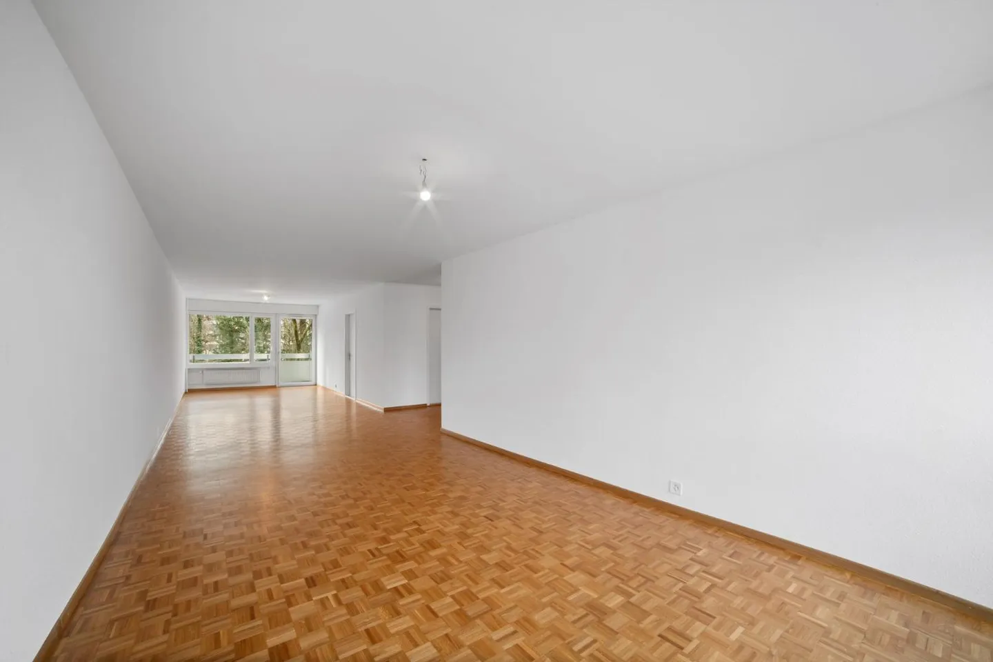 Spacious 5-room apartment - 130m2 - Bright and green surroundings - Photo 3 of 10