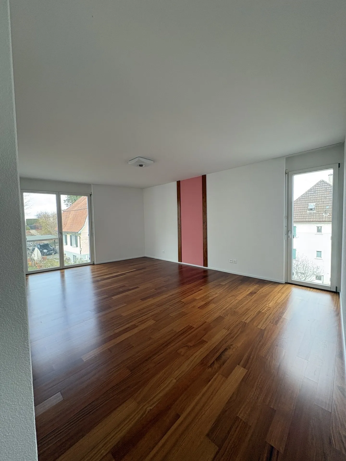 IMMÉDIATEMENT : Appartement 4.5 pièces de 148 m² directement à la gare de Dübendorf - Photo 20 sur 27