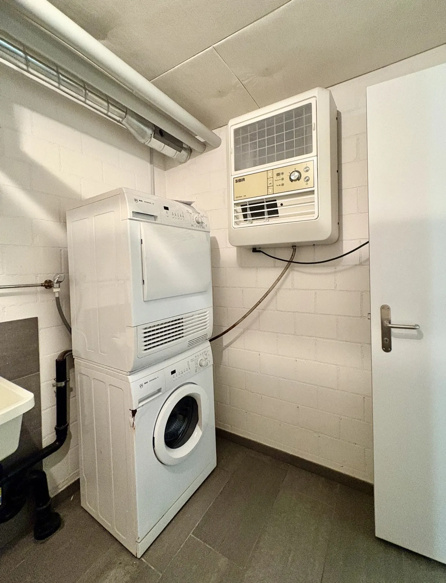 IMMÉDIATEMENT : Appartement 4.5 pièces de 148 m² directement à la gare de Dübendorf - Photo 22 sur 27