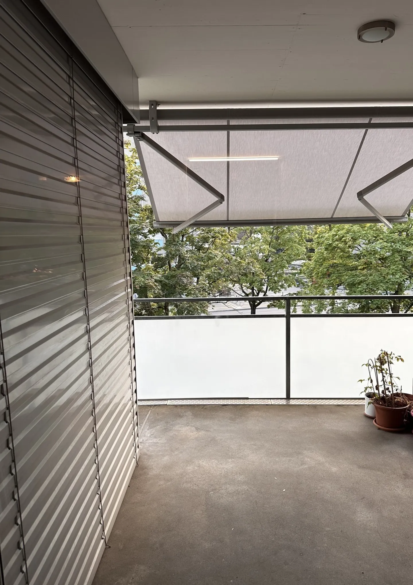 IMMÉDIATEMENT : Appartement 4.5 pièces de 148 m² directement à la gare de Dübendorf - Photo 25 sur 27