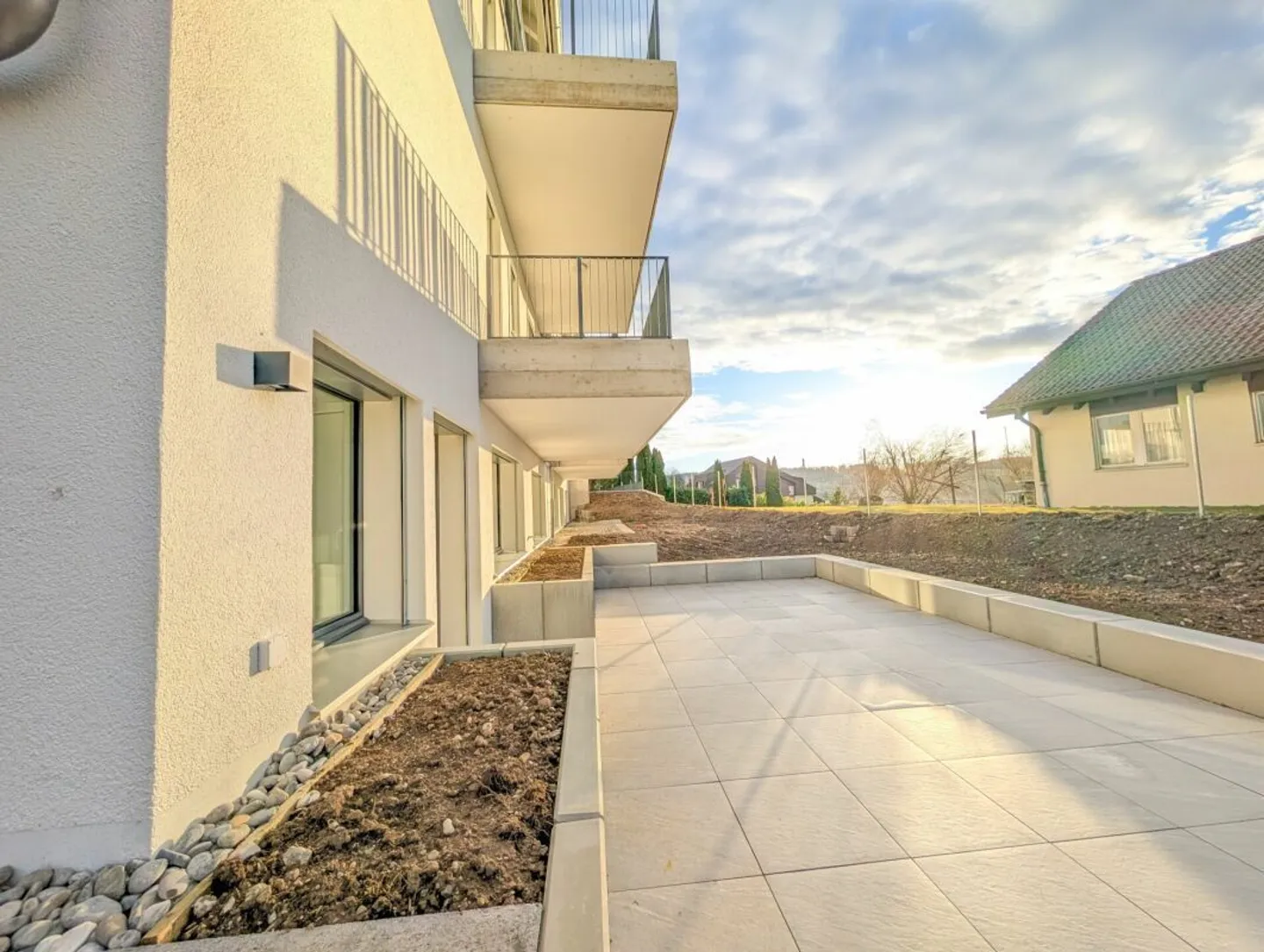 Vivere in famiglia con giardino e tanto spazio di stoccaggio - Foto 1 di 19