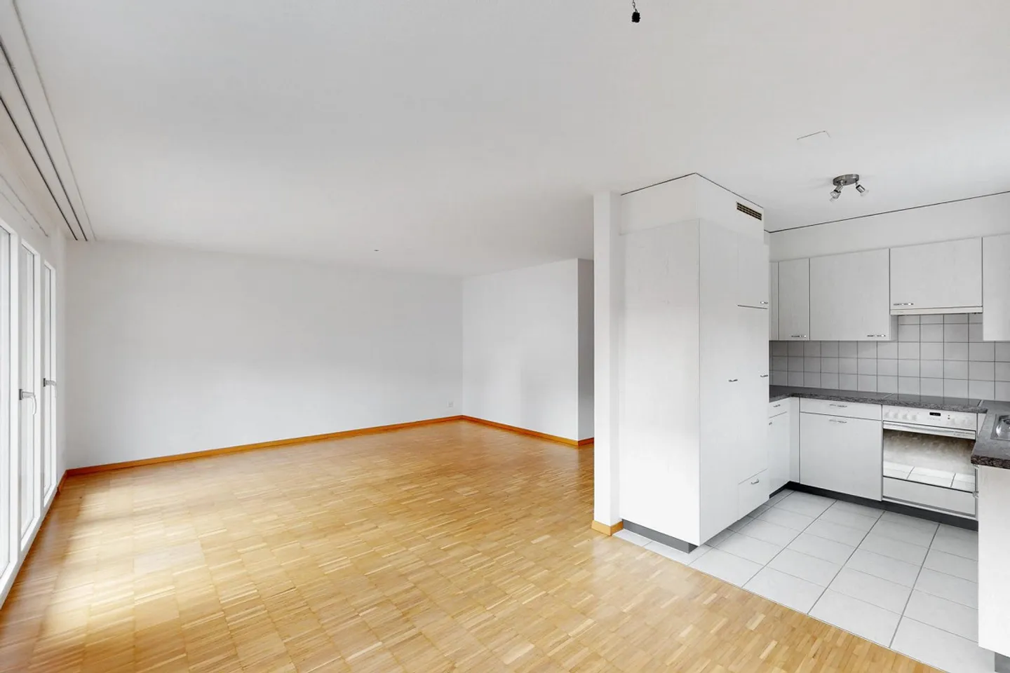 Geräumige Wohnung in Neftenbach - Foto 3 von 9