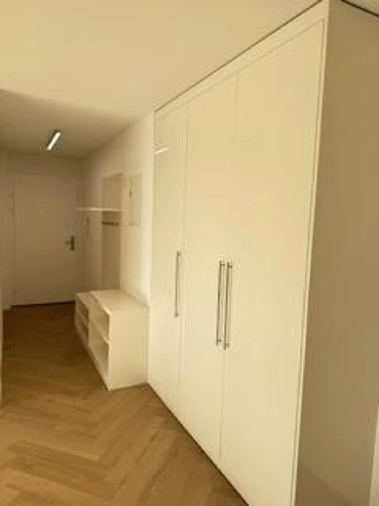 Stylish and high-quality renovated garden apartment in a quiet location - Photo 8 of 13