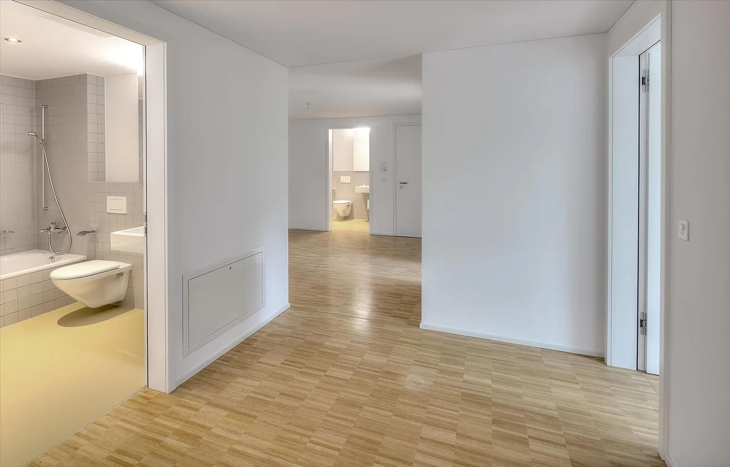 Schöne, moderne und grosszügige Attika Wohung - Foto 8 von 9