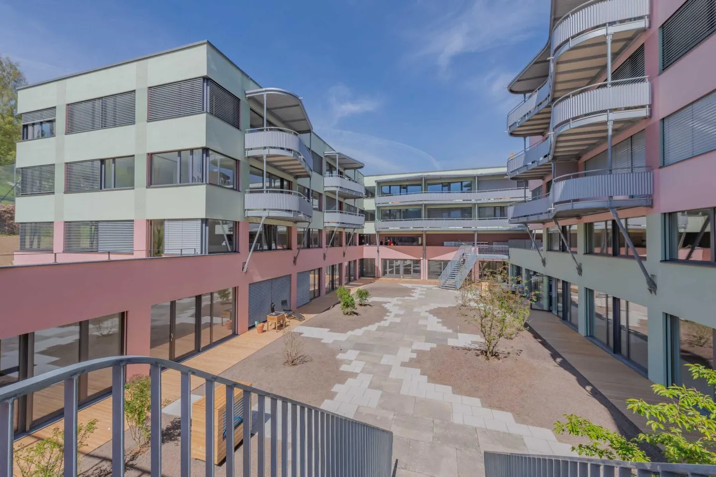 Appartamento moderno con terrazza soleggiata - Foto 3 di 6