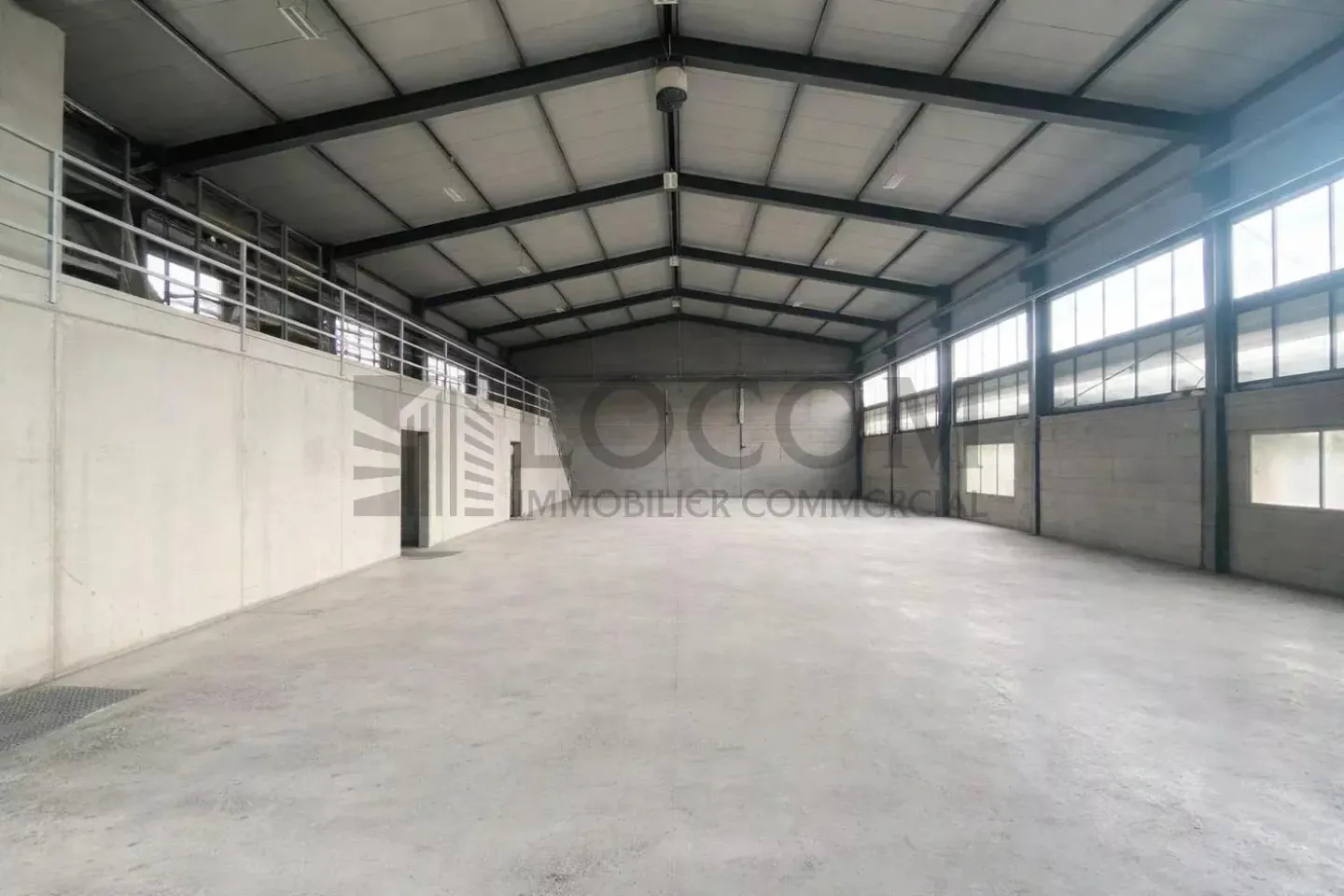 Halls industriali con accesso ottimale - Foto 3 di 10