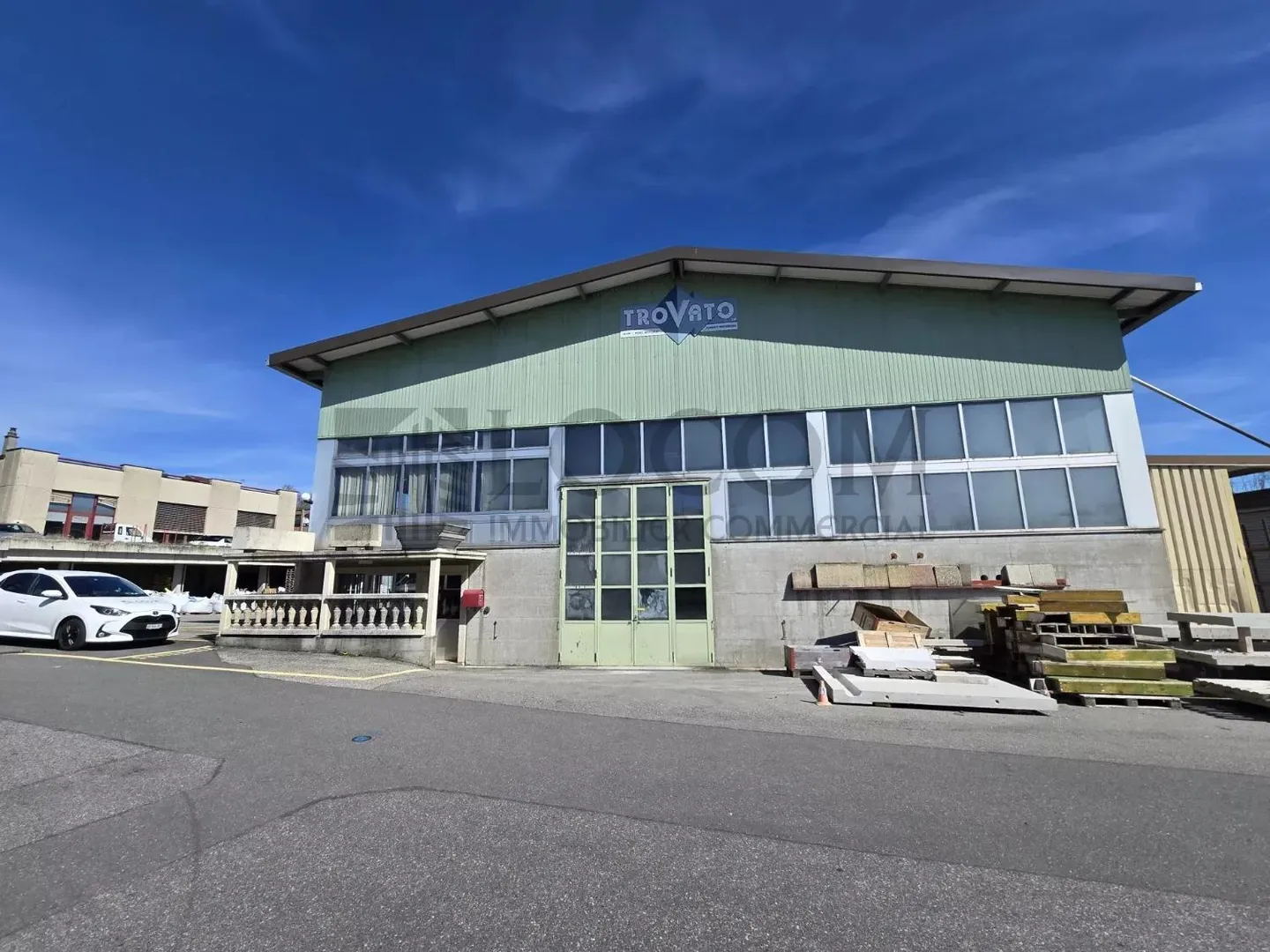 Halls industriali con accesso ottimale - Foto 1 di 10