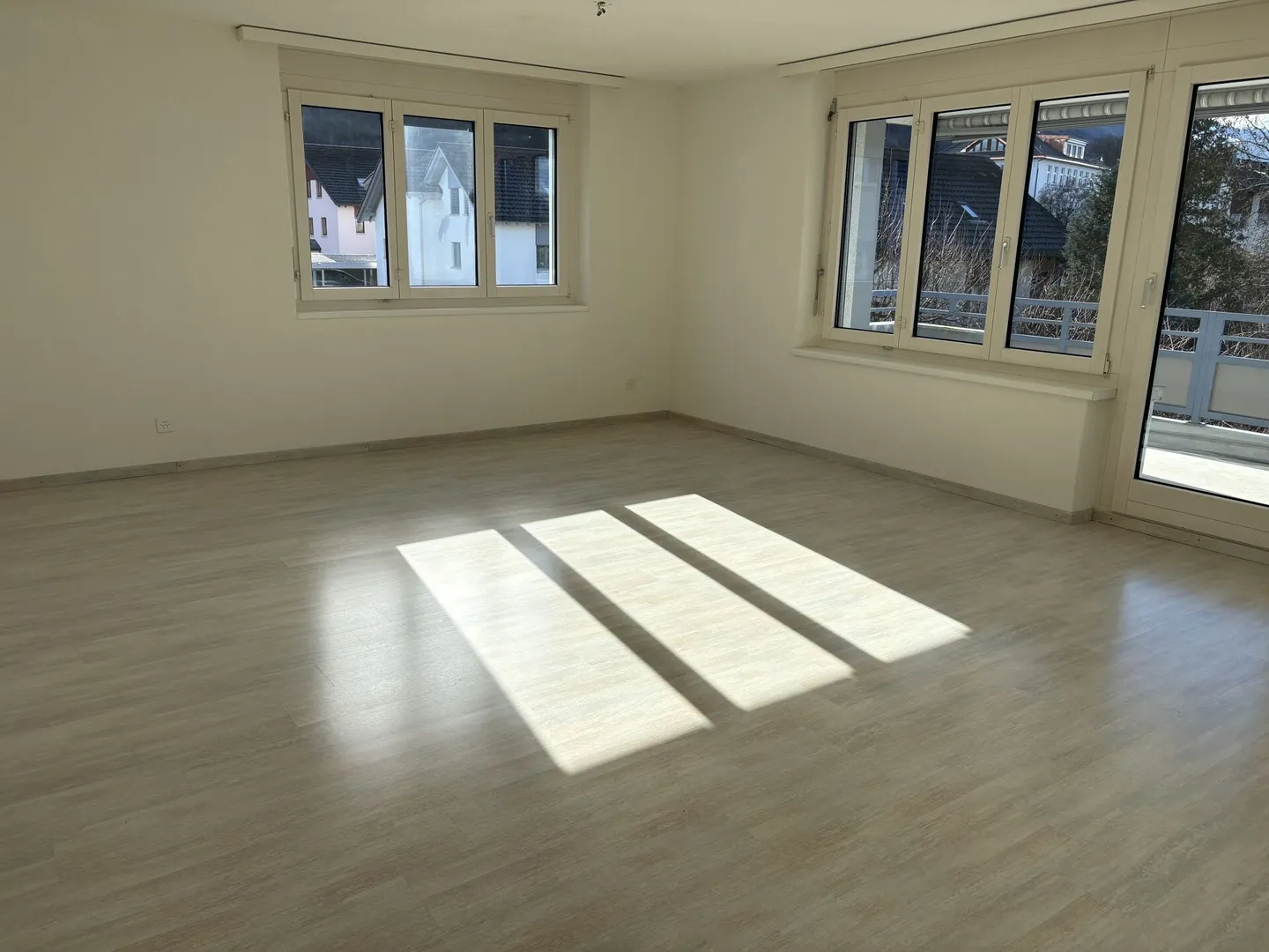 Appartamento attraente di 3,5 locali con balcone soleggiato - Foto 4 di 8