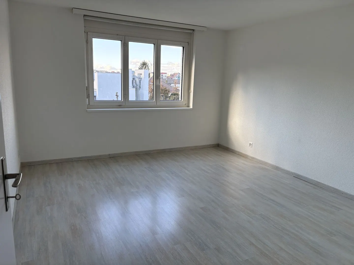 Appartamento attraente di 3,5 locali con balcone soleggiato - Foto 5 di 8