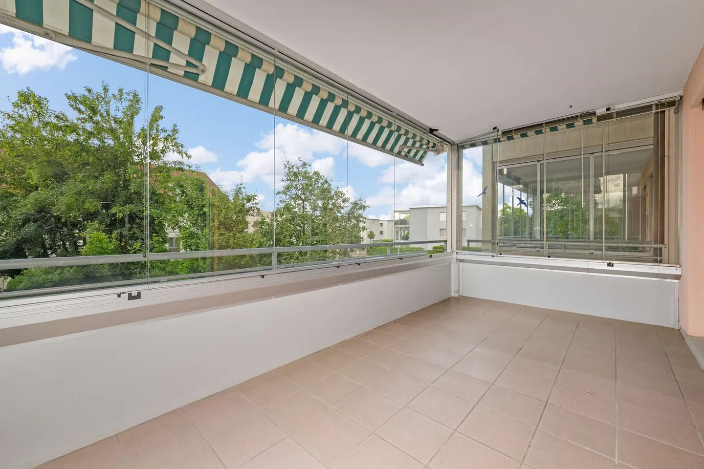 Appartamento 4.5 stanze a Kloten - Vivere, arrivare, godere con giardino d'inverno - Foto 1 di 6