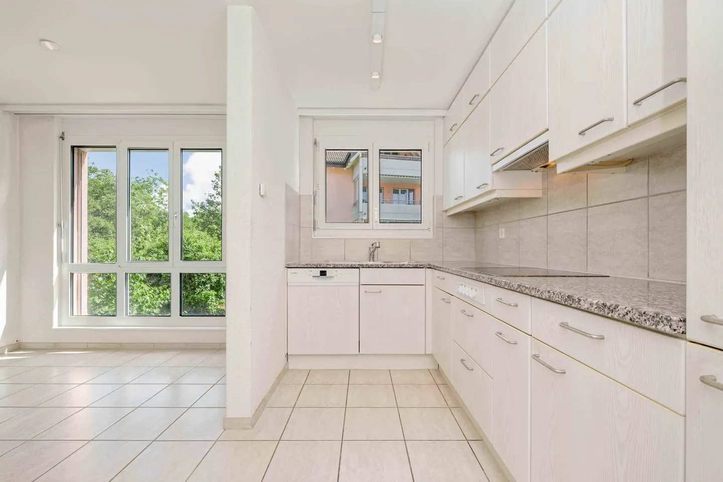 Appartamento 4.5 stanze a Kloten - Vivere, arrivare, godere con giardino d'inverno - Foto 2 di 6