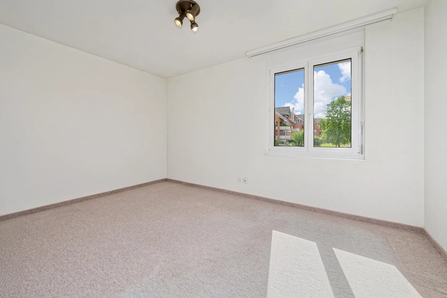 Appartamento 4.5 stanze a Kloten - Vivere, arrivare, godere con giardino d'inverno - Foto 4 di 6