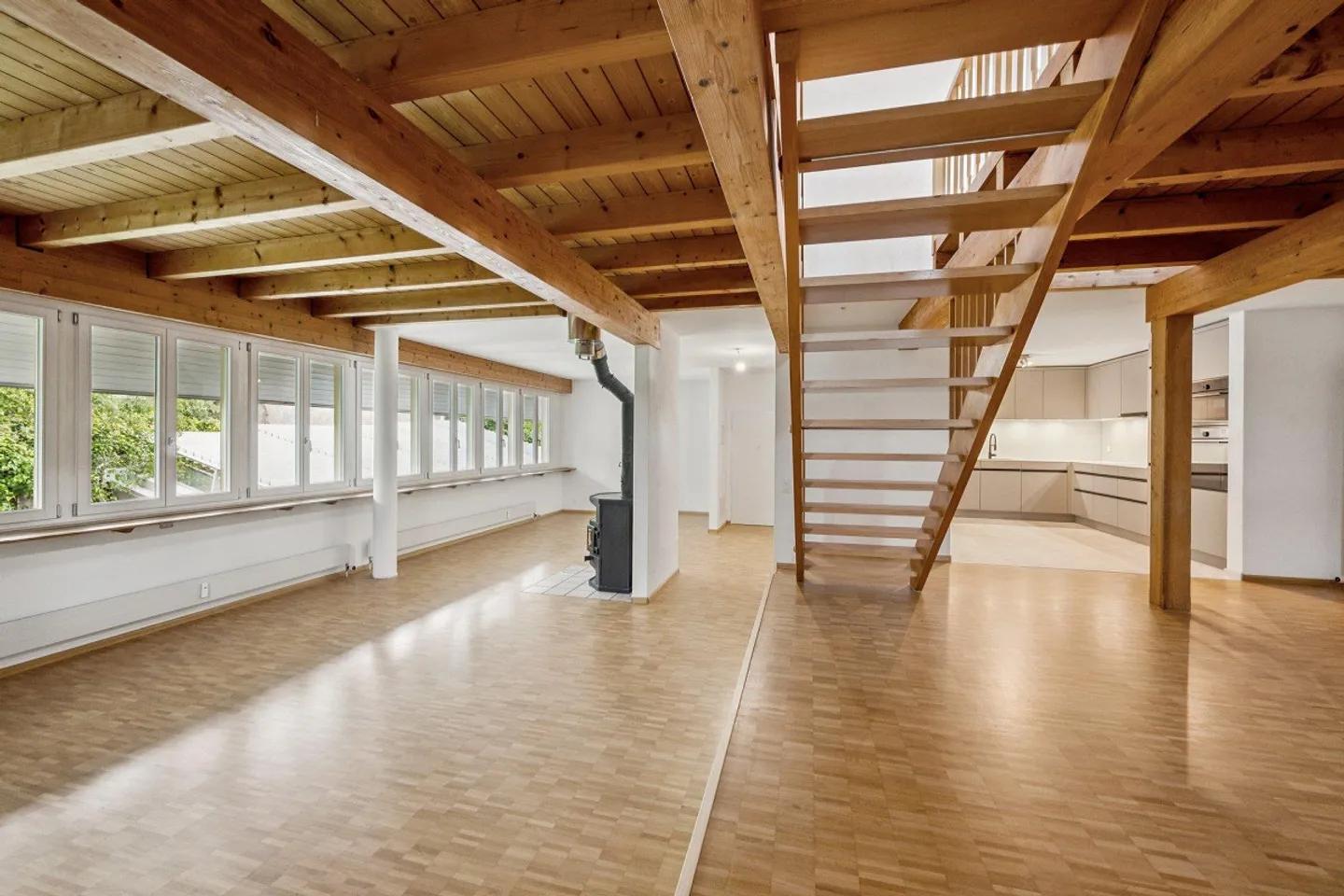 Newly renovated maisonette apartment - Photo 4 of 10