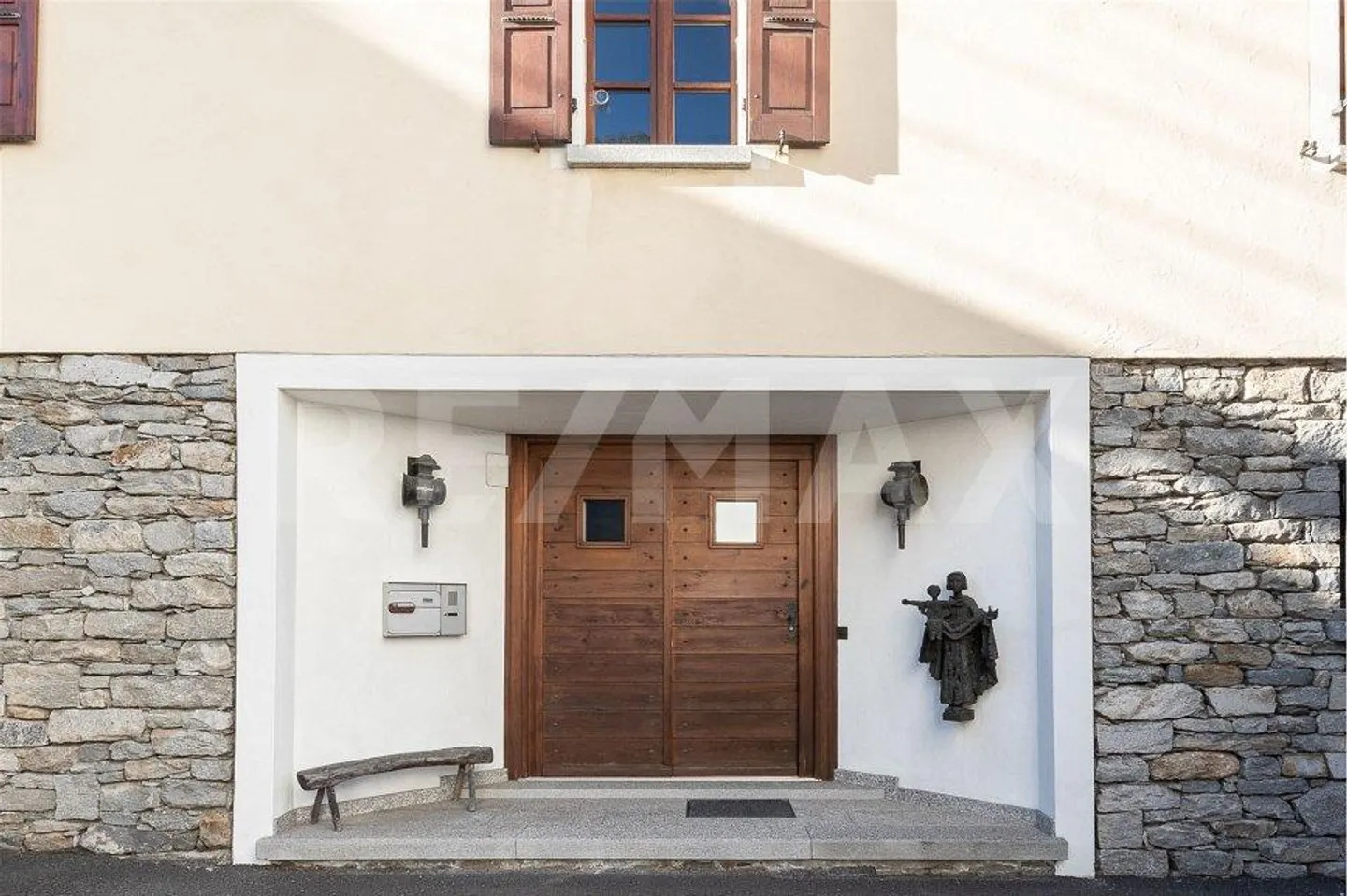 Romantisches Haus mit 4,5 Zimmern - Foto 3 von 13