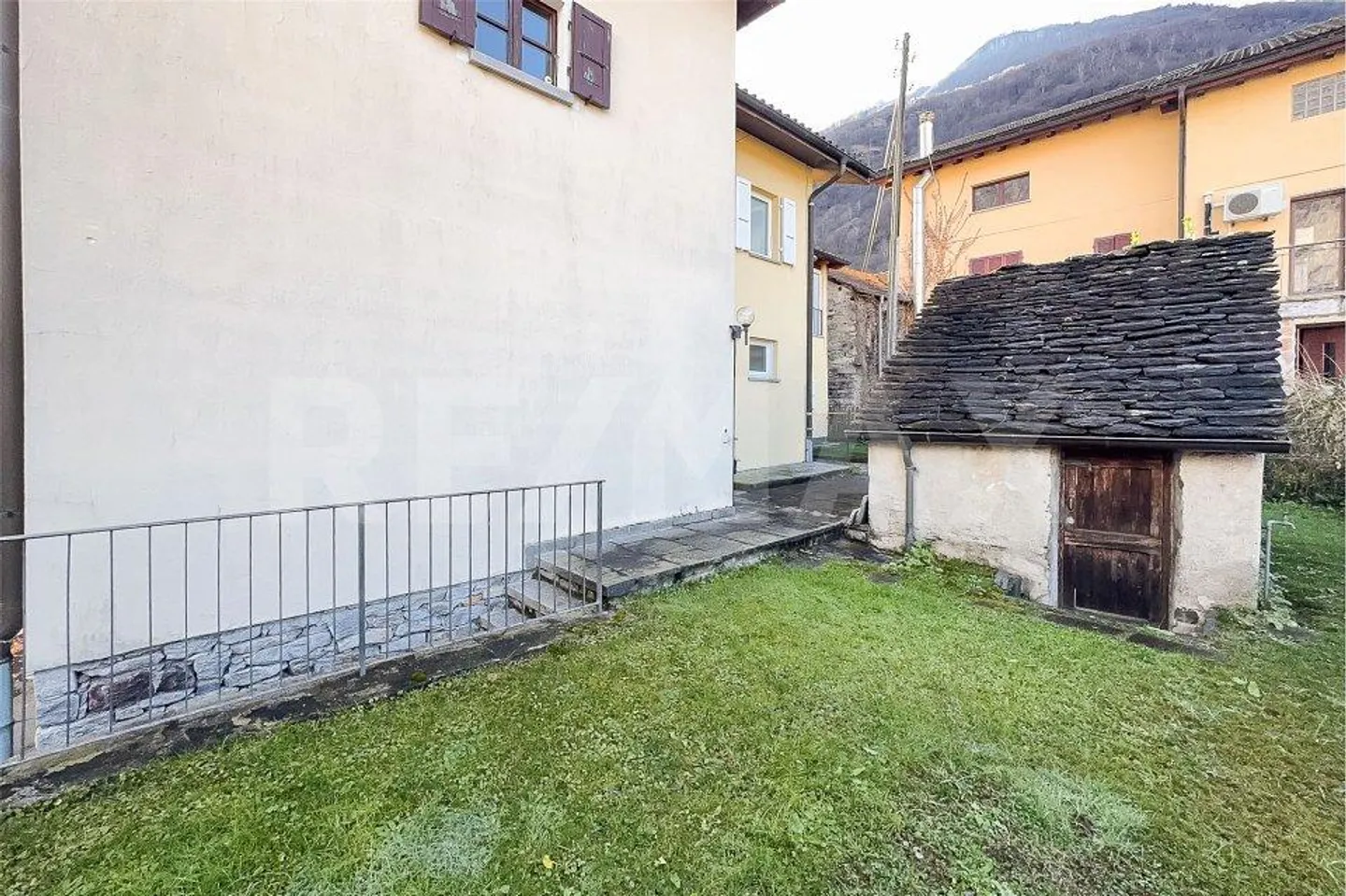 Romantisches Haus mit 4,5 Zimmern - Foto 10 von 13