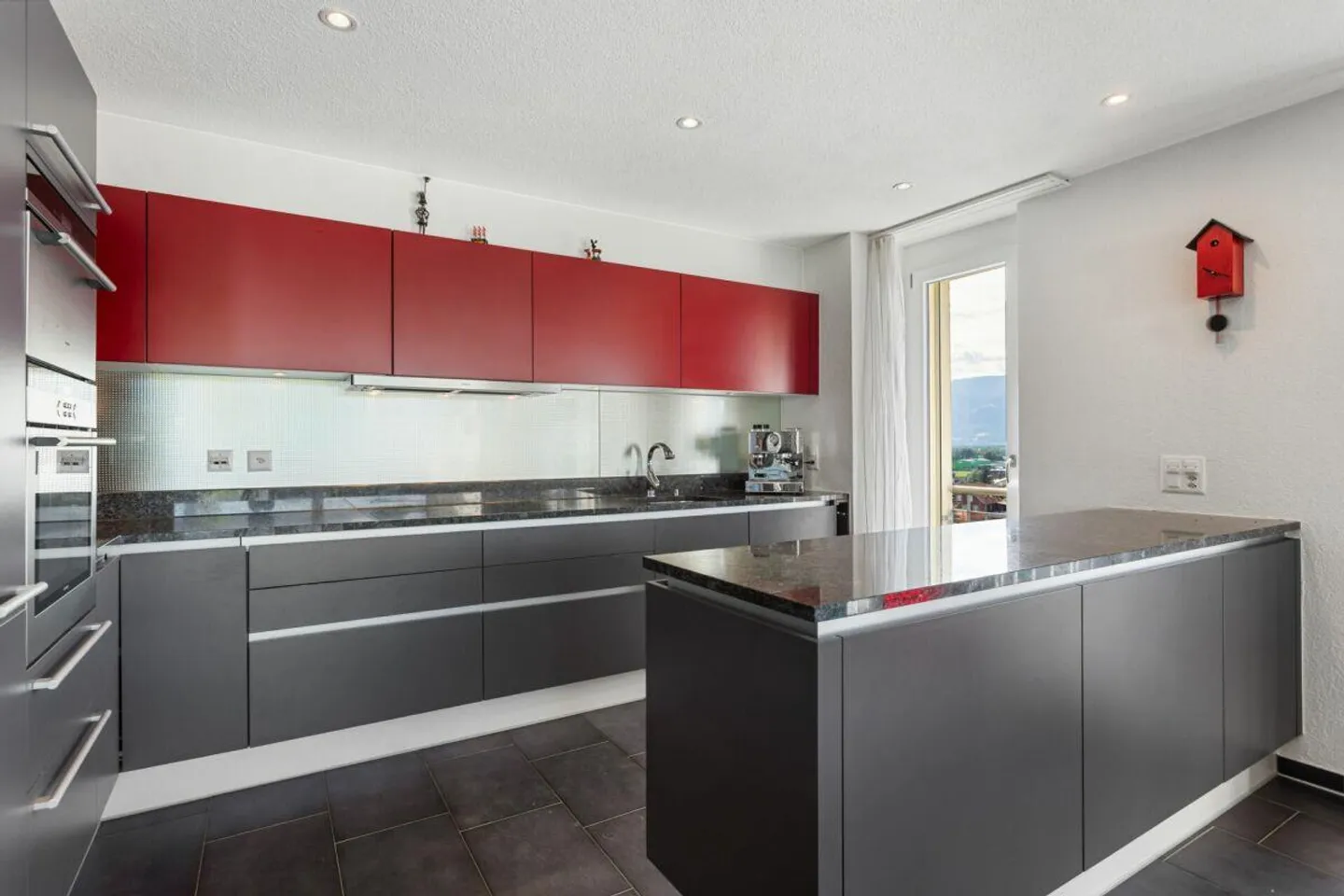 Geräumige Wohnung mit Terrasse - Foto 4 von 11