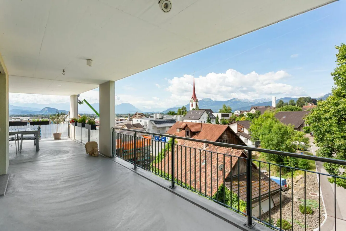 Geräumige Wohnung mit Terrasse - Foto 9 von 11