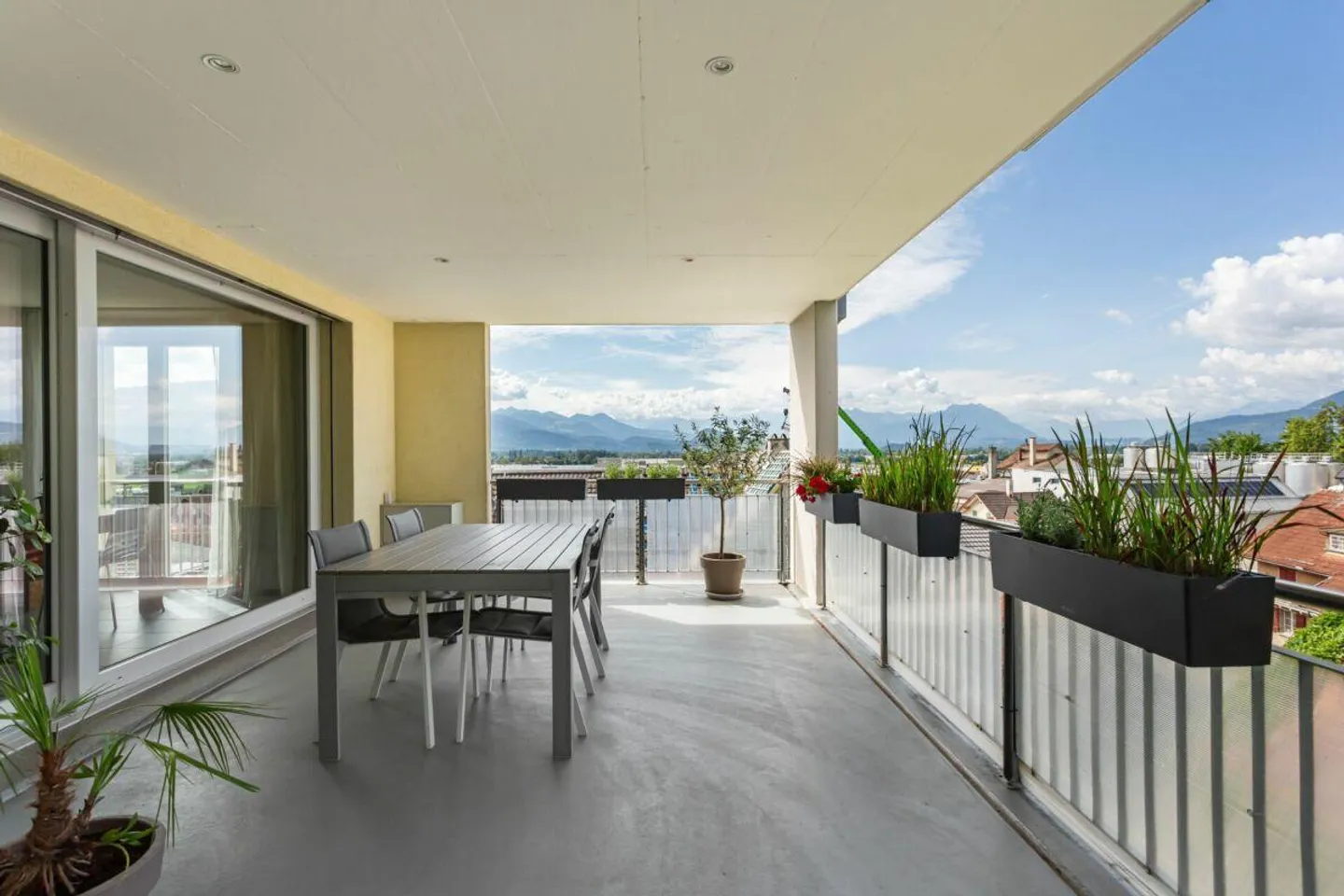 Geräumige Wohnung mit Terrasse - Foto 10 von 11