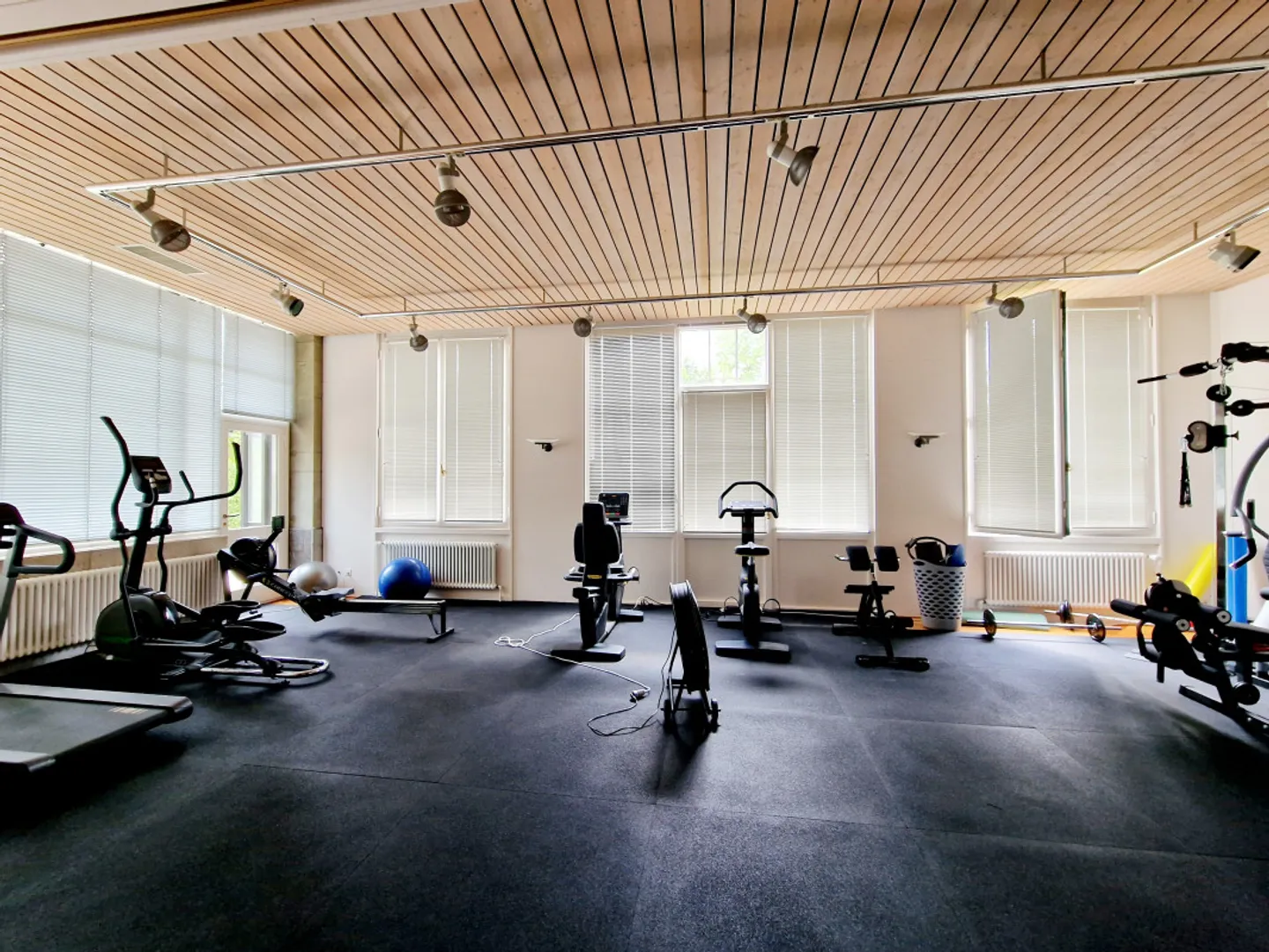 Appartement terrasse fabuleux avec jardin, piscine, salle de fitness et tennis - Photo 7 sur 11