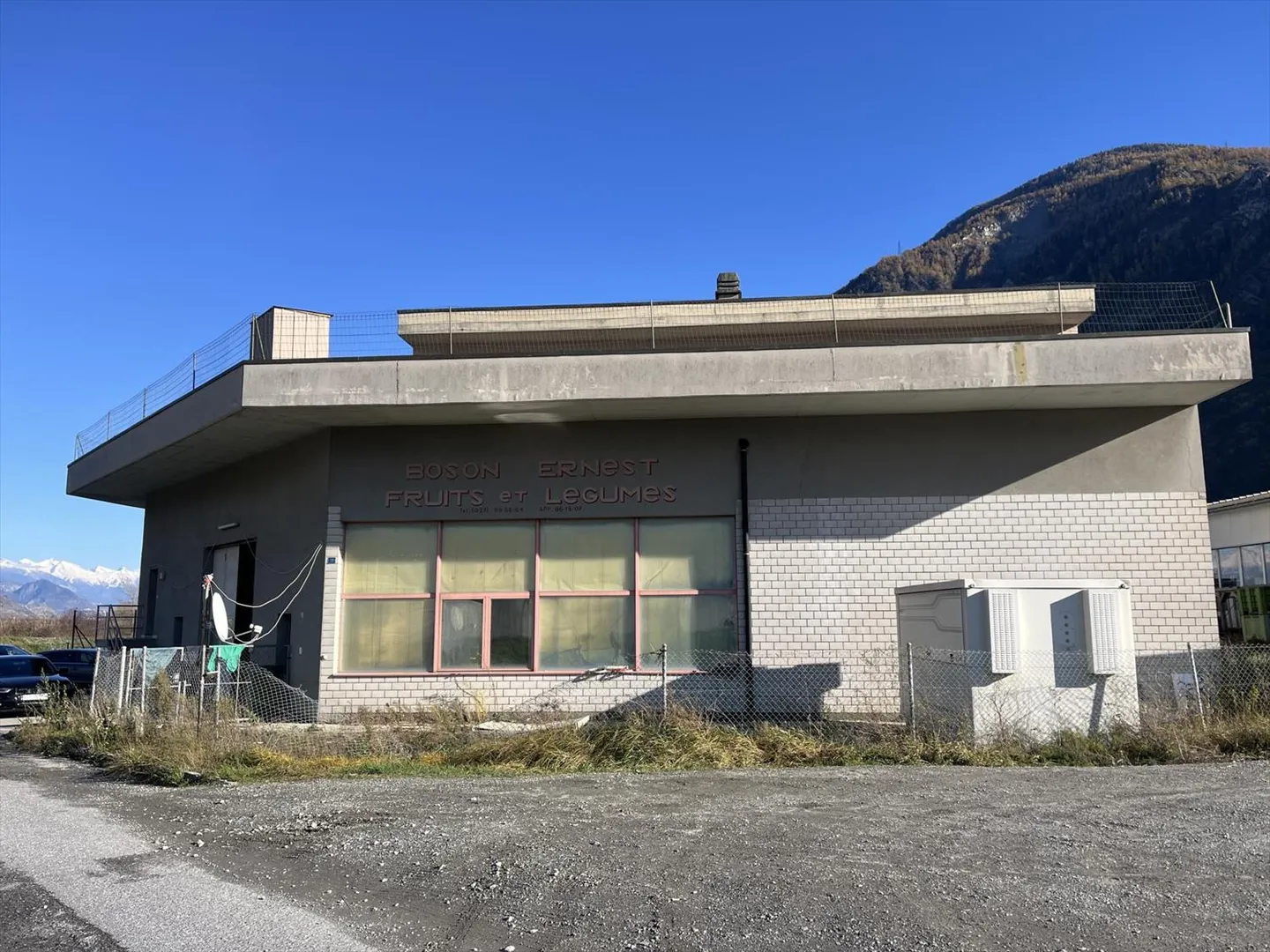 Mischgenutztes Gebäude kaufen - Foto 2 von 9