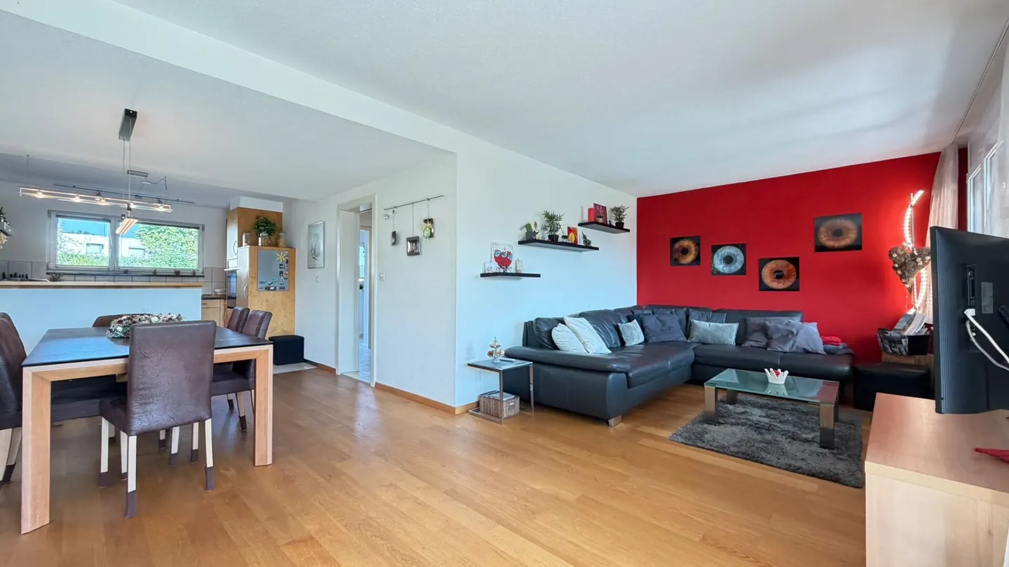 Maison individuelle spacieuse avec garage, beaucoup d'espace et belle disposition des pièces - Photo 5 sur 22