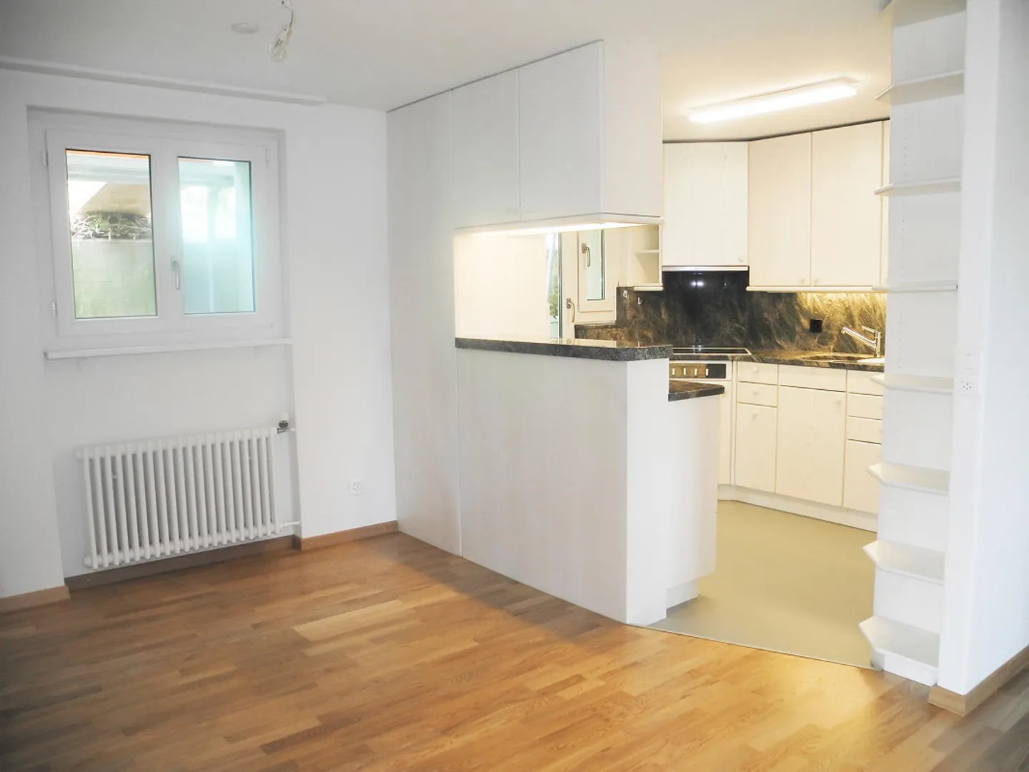 Appartamento tranquillo di 5,5 stanze nel verde con vista panoramica, balcone e area salotto - Foto 1 di 7