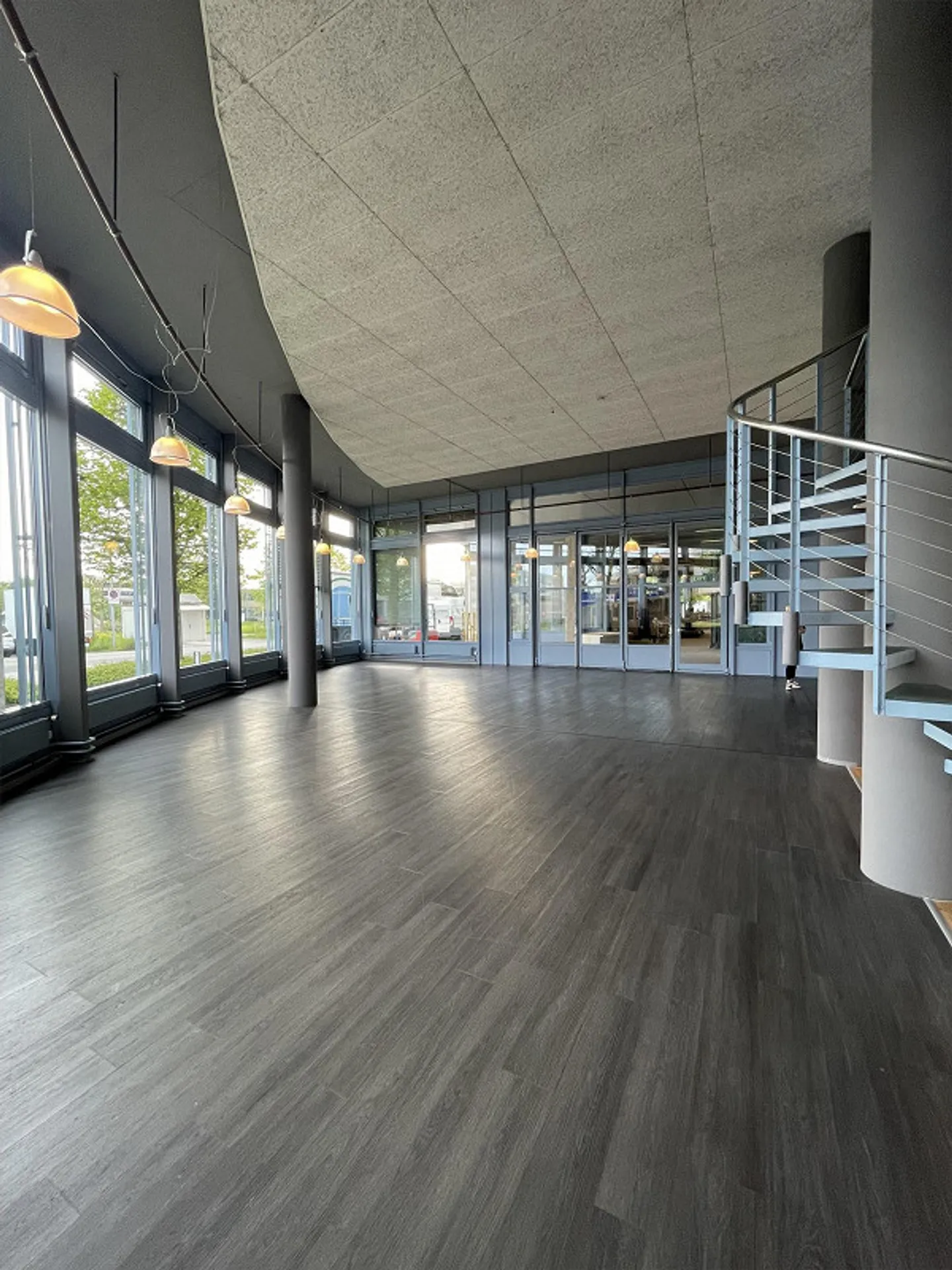 Espace de bureau/commercial polyvalent et attrayant à louer à Rotkreuz - Photo 4 sur 15
