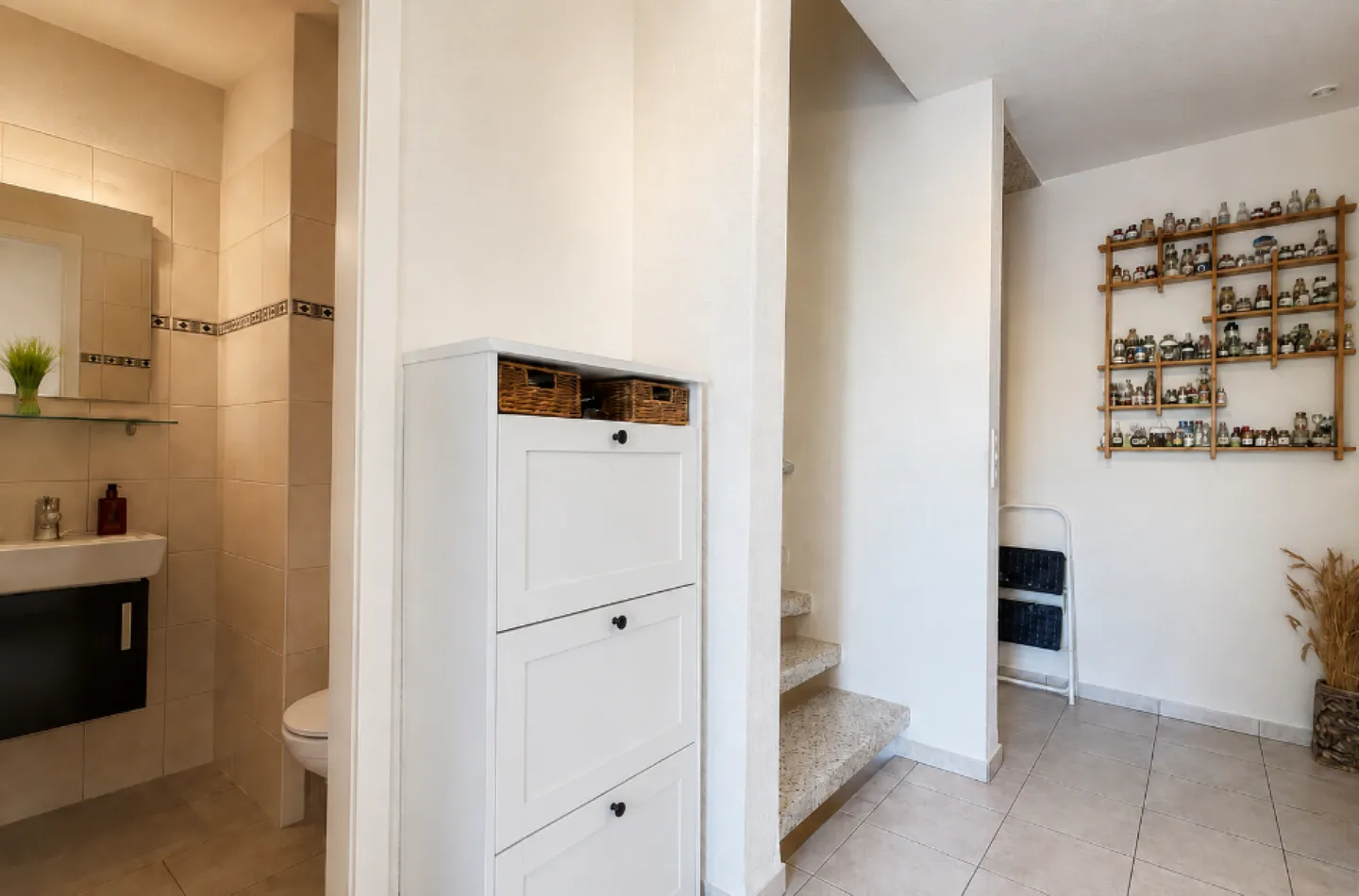 Maison individuelle spacieuse avec garage, beaucoup d'espace et belle disposition des pièces - Photo 7 sur 22