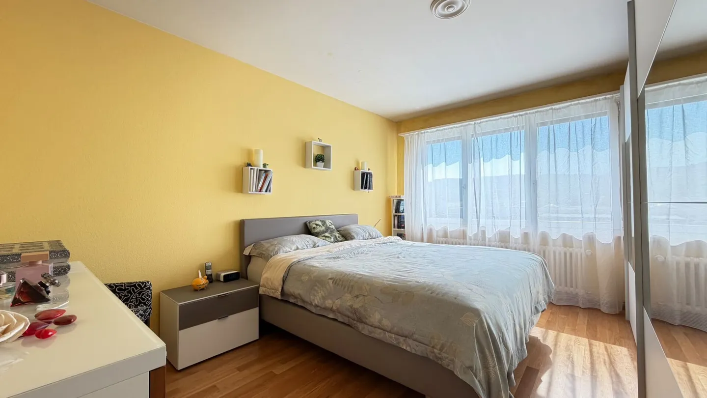 Maison individuelle spacieuse avec garage, beaucoup d'espace et belle disposition des pièces - Photo 12 sur 22
