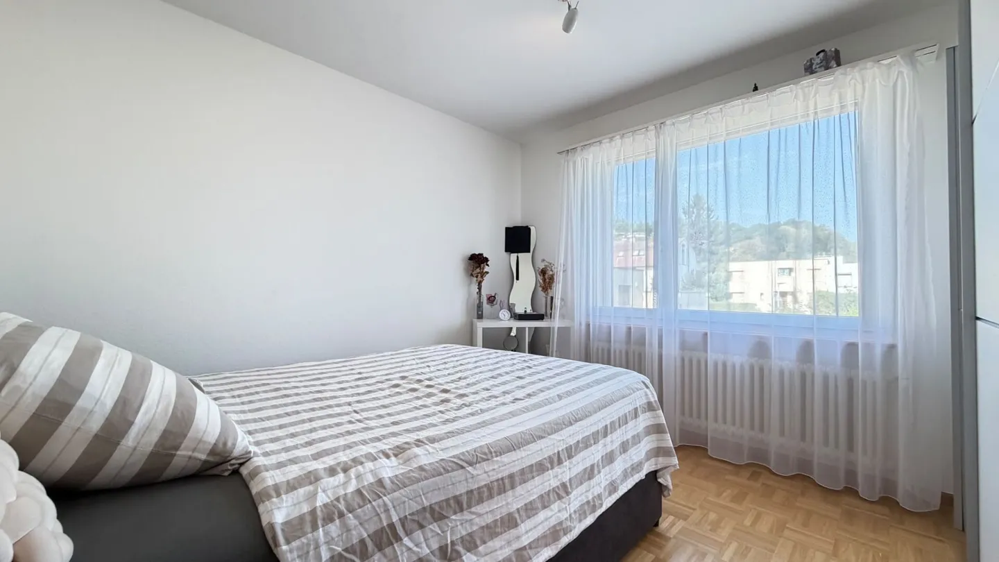 Maison individuelle spacieuse avec garage, beaucoup d'espace et belle disposition des pièces - Photo 13 sur 22
