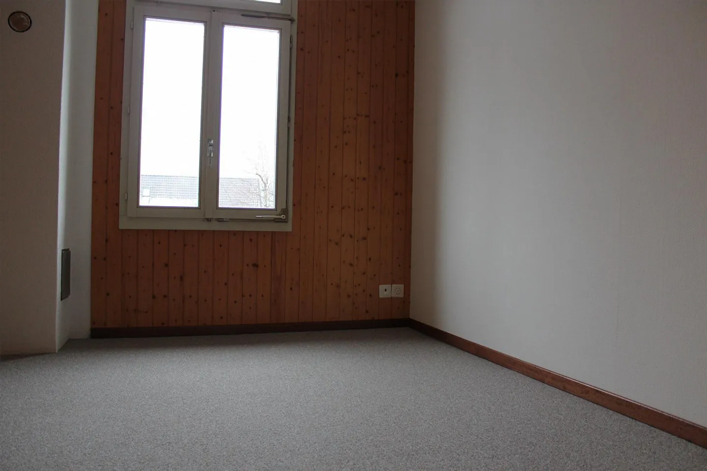 Ampio appartamento di 5 stanze nel centro di Malters in affitto - Foto 2 di 8