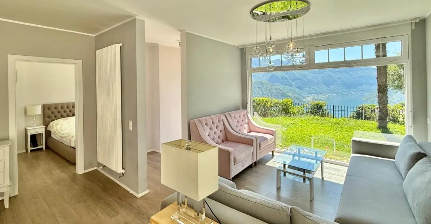 Charmante Villa mit Seeblick - Foto 3 von 12