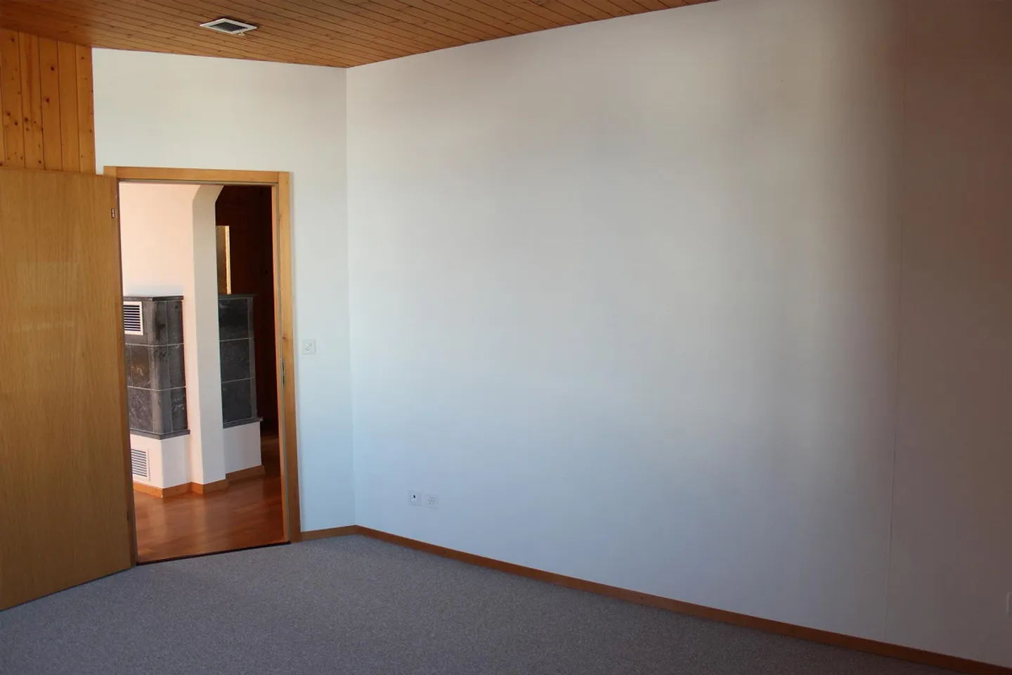 Ampio appartamento di 5 stanze nel centro di Malters in affitto - Foto 7 di 8