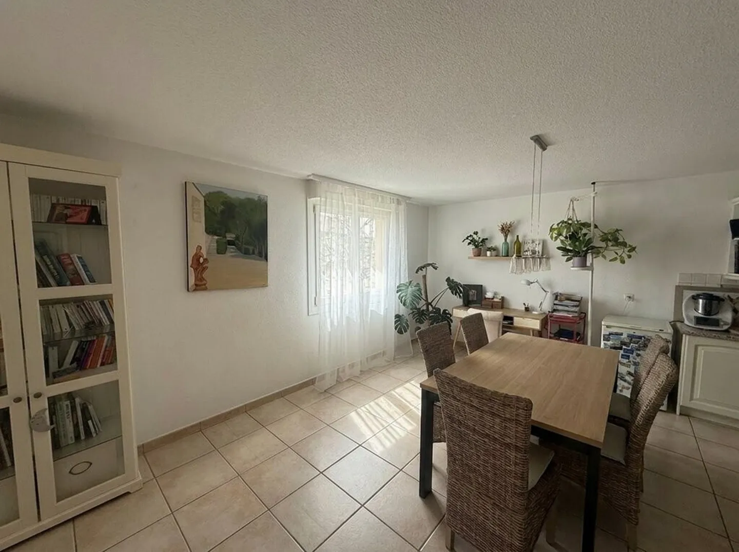 Große Wohnung in der Nähe aller Annehmlichkeiten - Foto 2 von 8