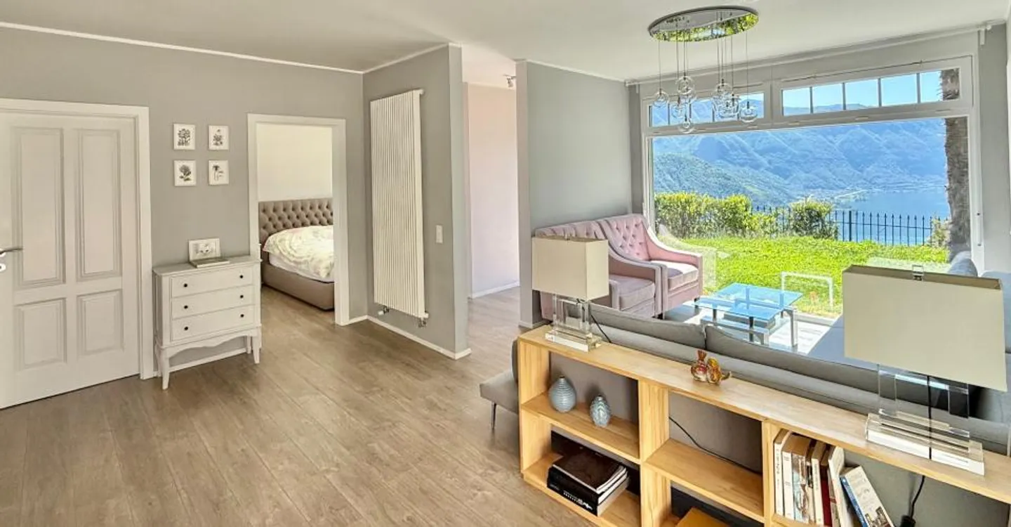 Charmante Villa mit Seeblick - Foto 4 von 12