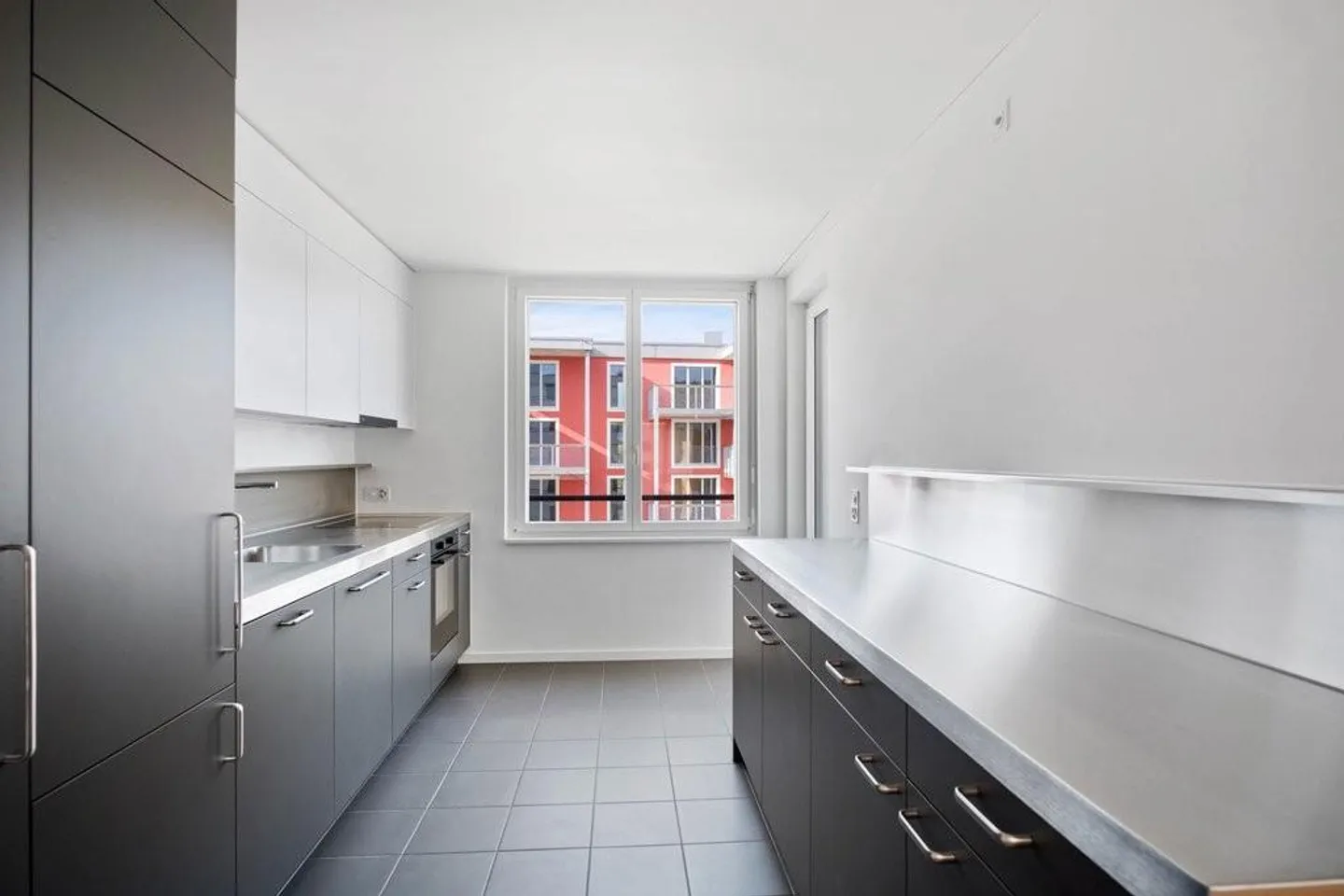 RENT WITHOUT DEPOSIT - Extraordinary Apartment in Schlieren - Photo 2 of 12