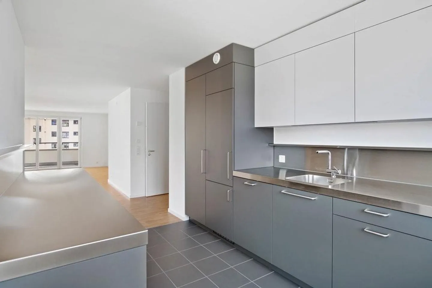 RENT WITHOUT DEPOSIT - Extraordinary Apartment in Schlieren - Photo 3 of 12