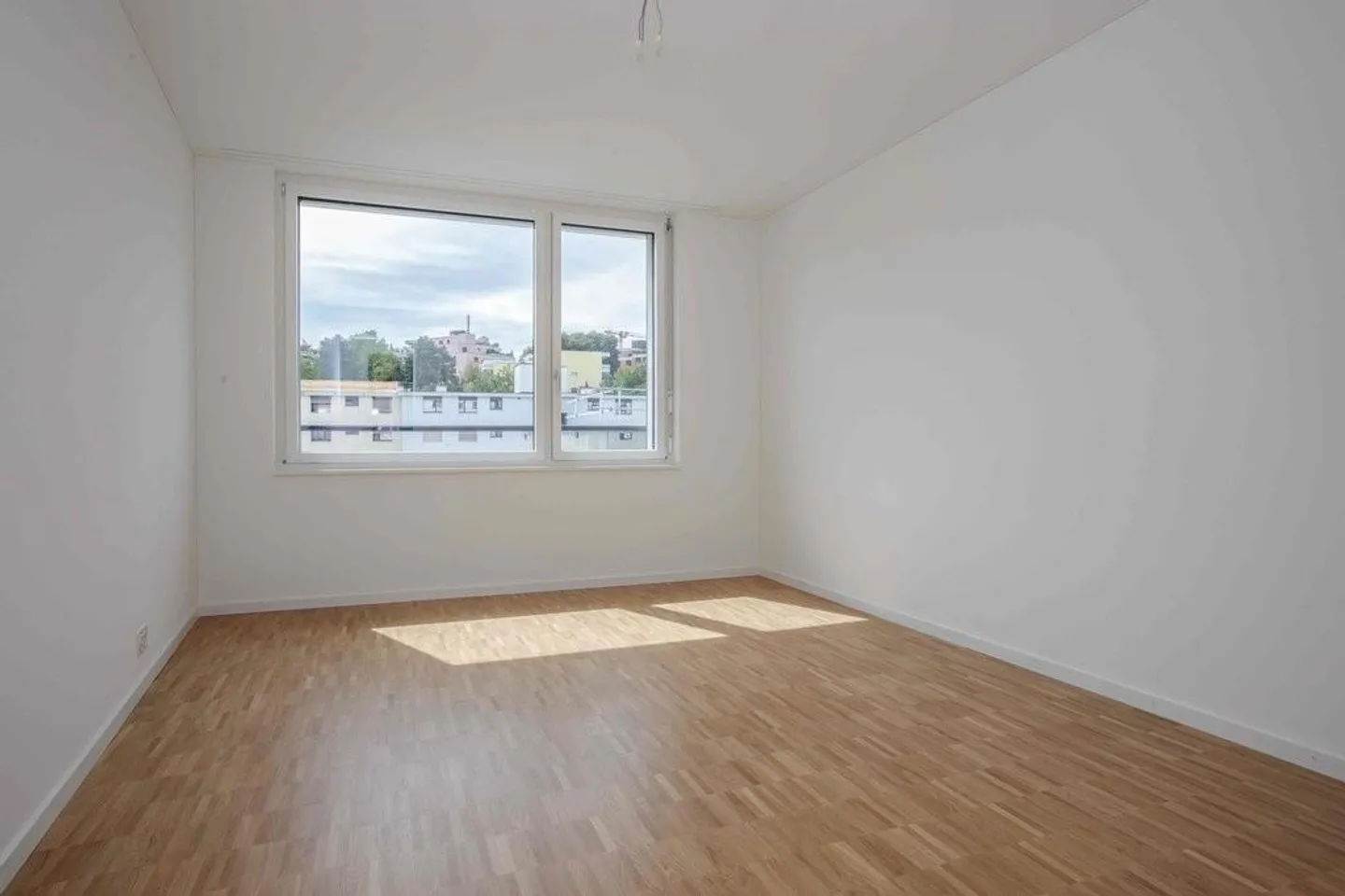 RENT WITHOUT DEPOSIT - Extraordinary Apartment in Schlieren - Photo 6 of 12