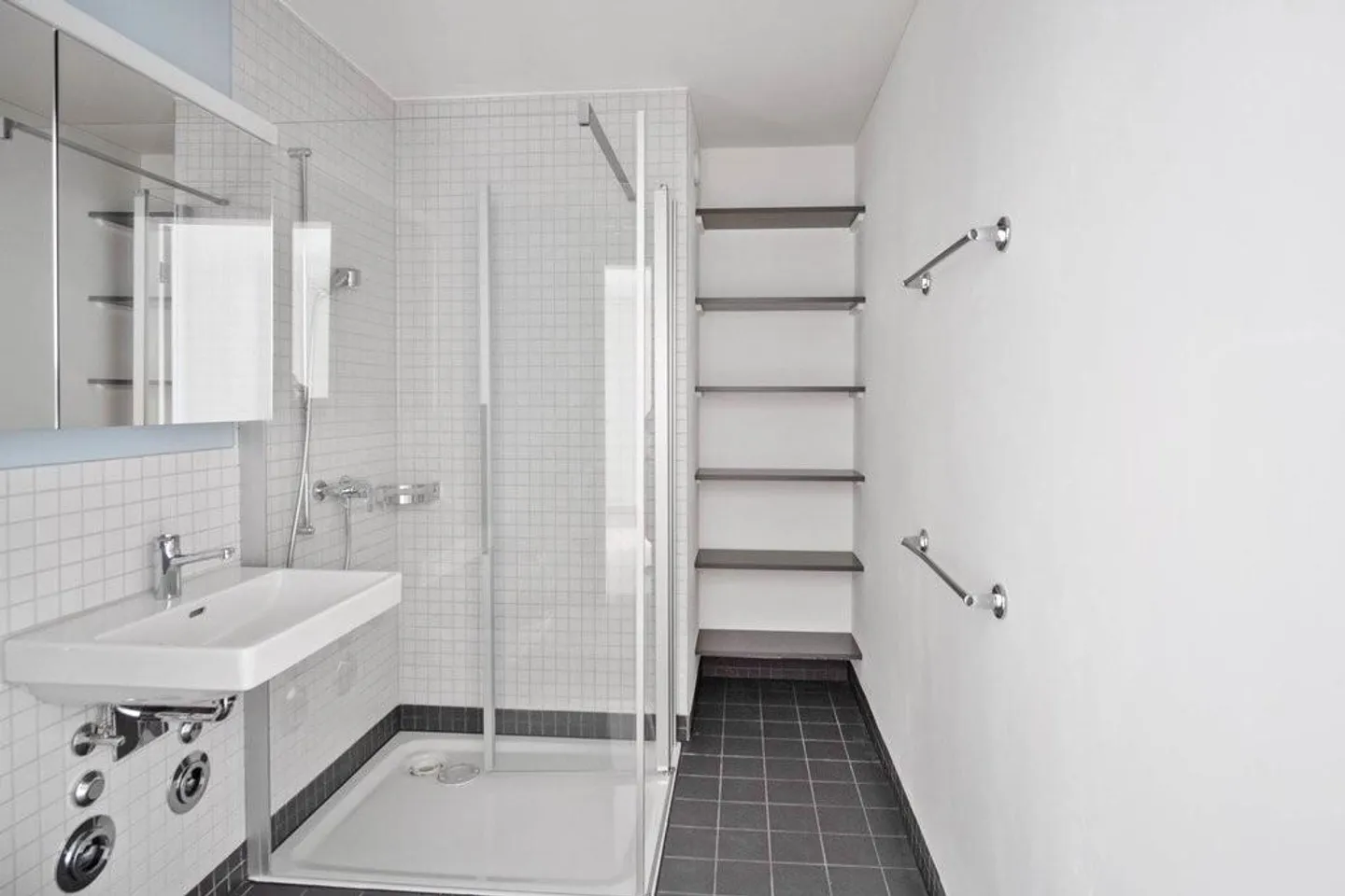 RENT WITHOUT DEPOSIT - Extraordinary Apartment in Schlieren - Photo 10 of 12