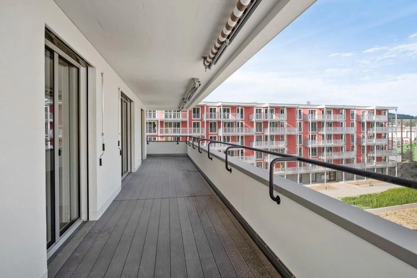 RENT WITHOUT DEPOSIT - Extraordinary Apartment in Schlieren - Photo 11 of 12