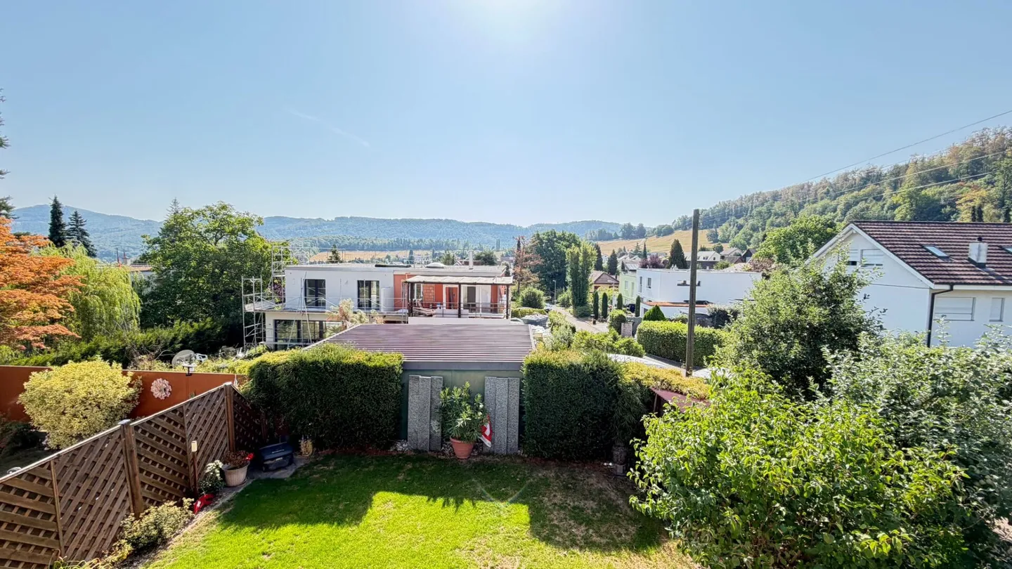 Maison individuelle spacieuse avec garage, beaucoup d'espace et belle disposition des pièces - Photo 19 sur 22