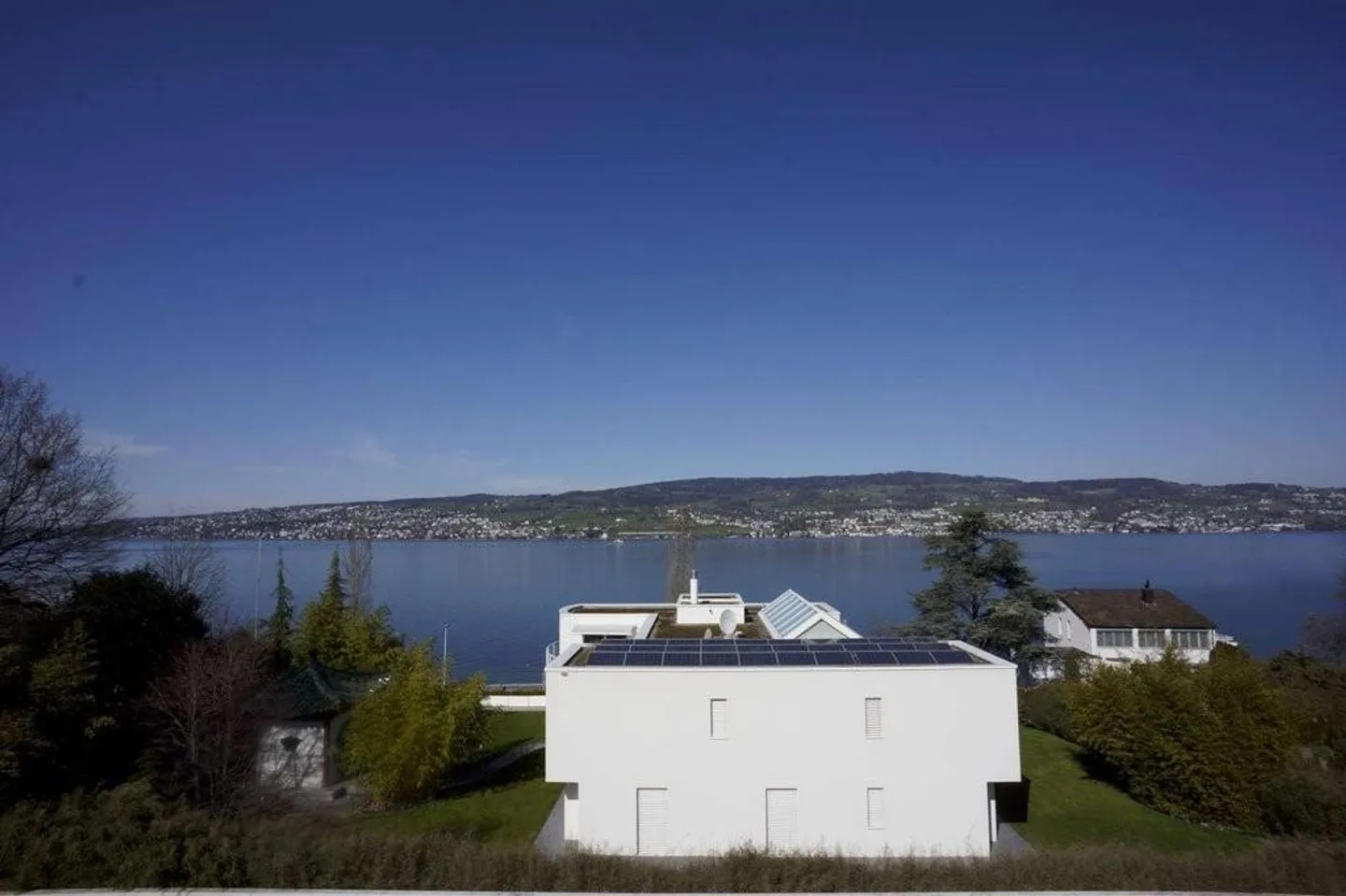 Dreamlike Penthouse Apartment with Lake View - Photo 9 of 9