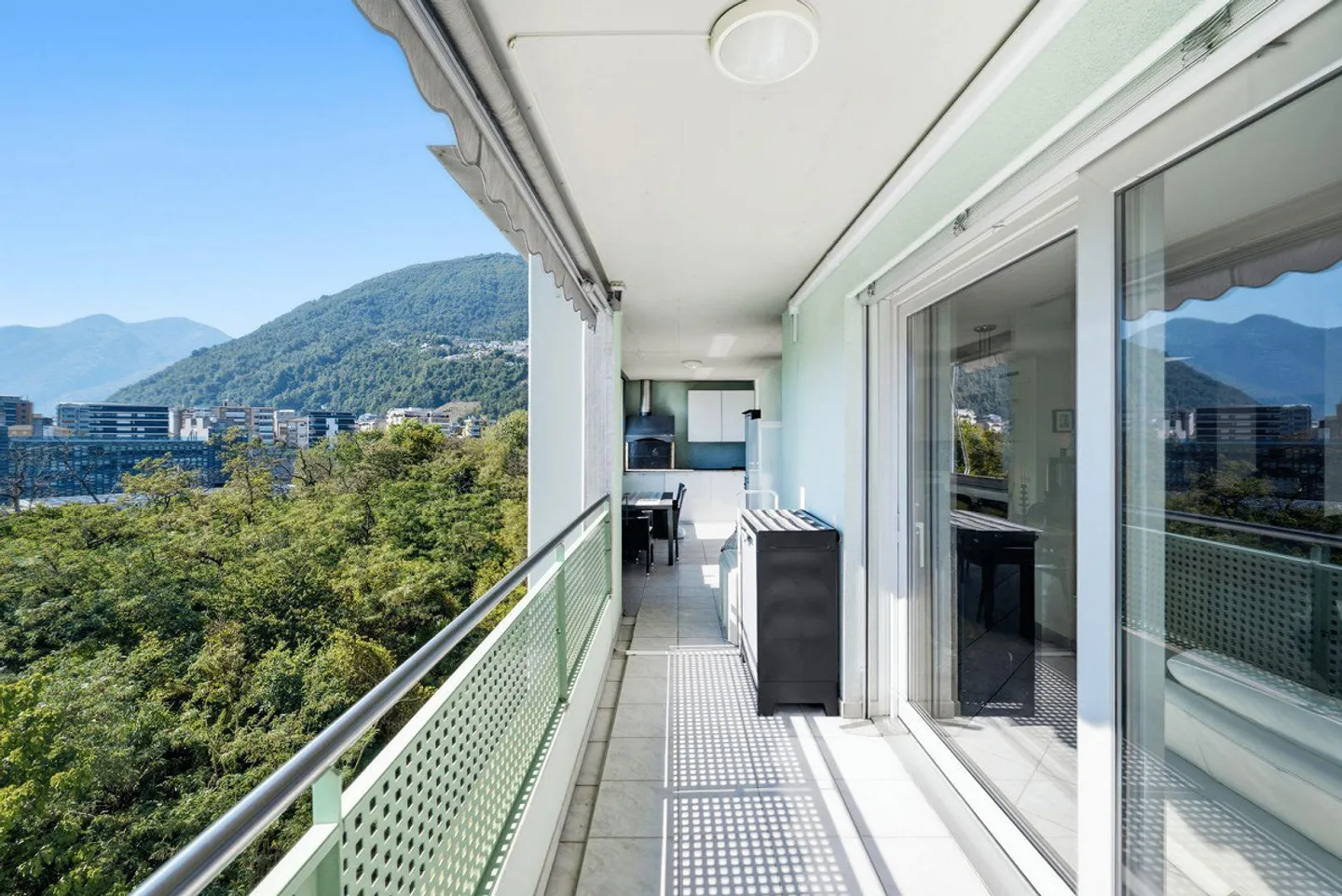5.5-room apartment with a view of greenery - Photo 1 of 12