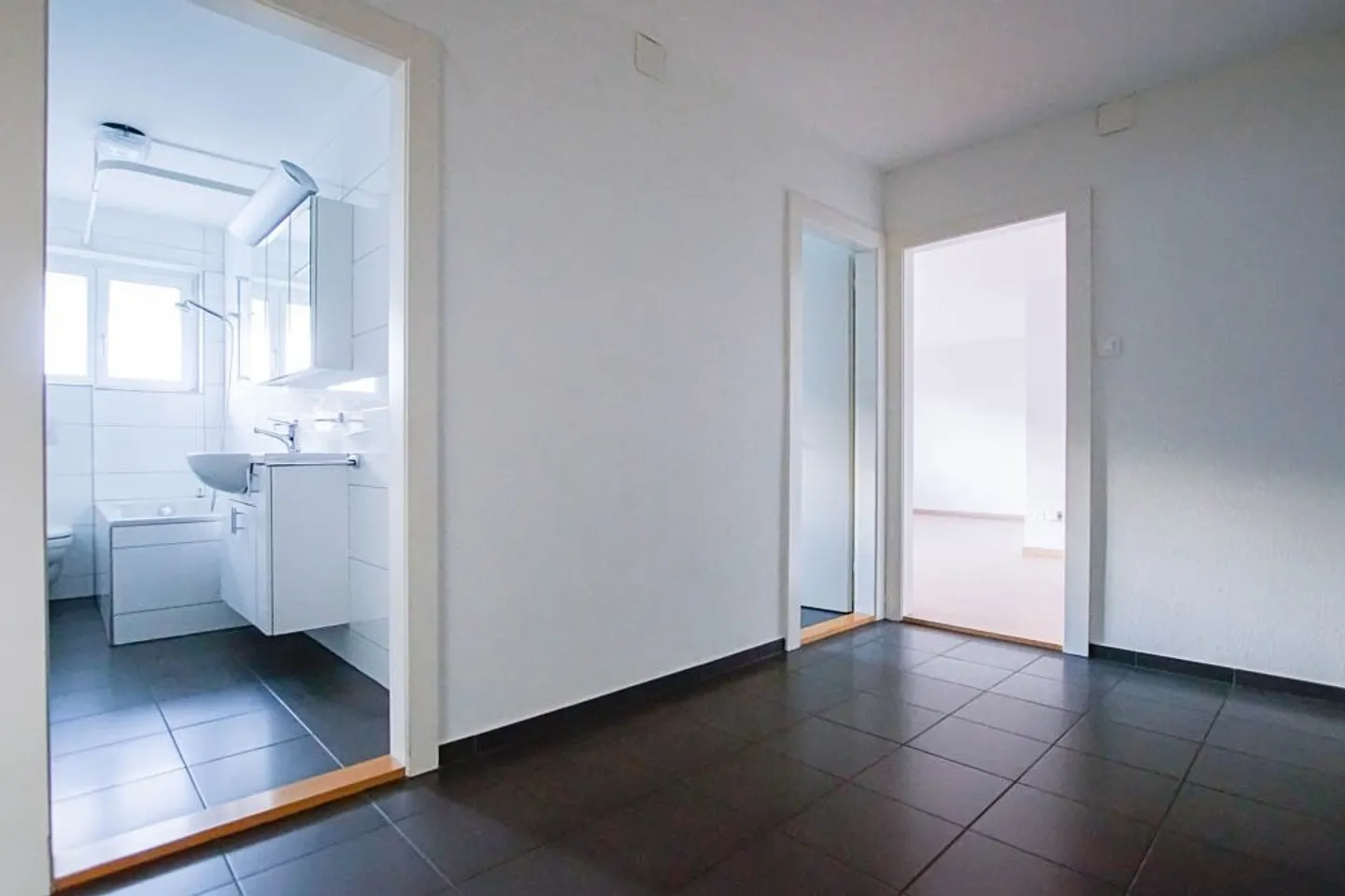 Attraktive Wohnung mit sonnigem Balkon - Foto 3 von 6