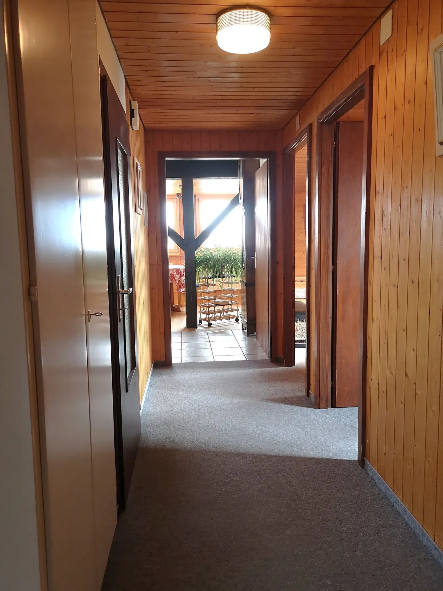 For sale large multipurpose space with storage, 3 parking spaces, 2 apartments - Photo 16 of 23