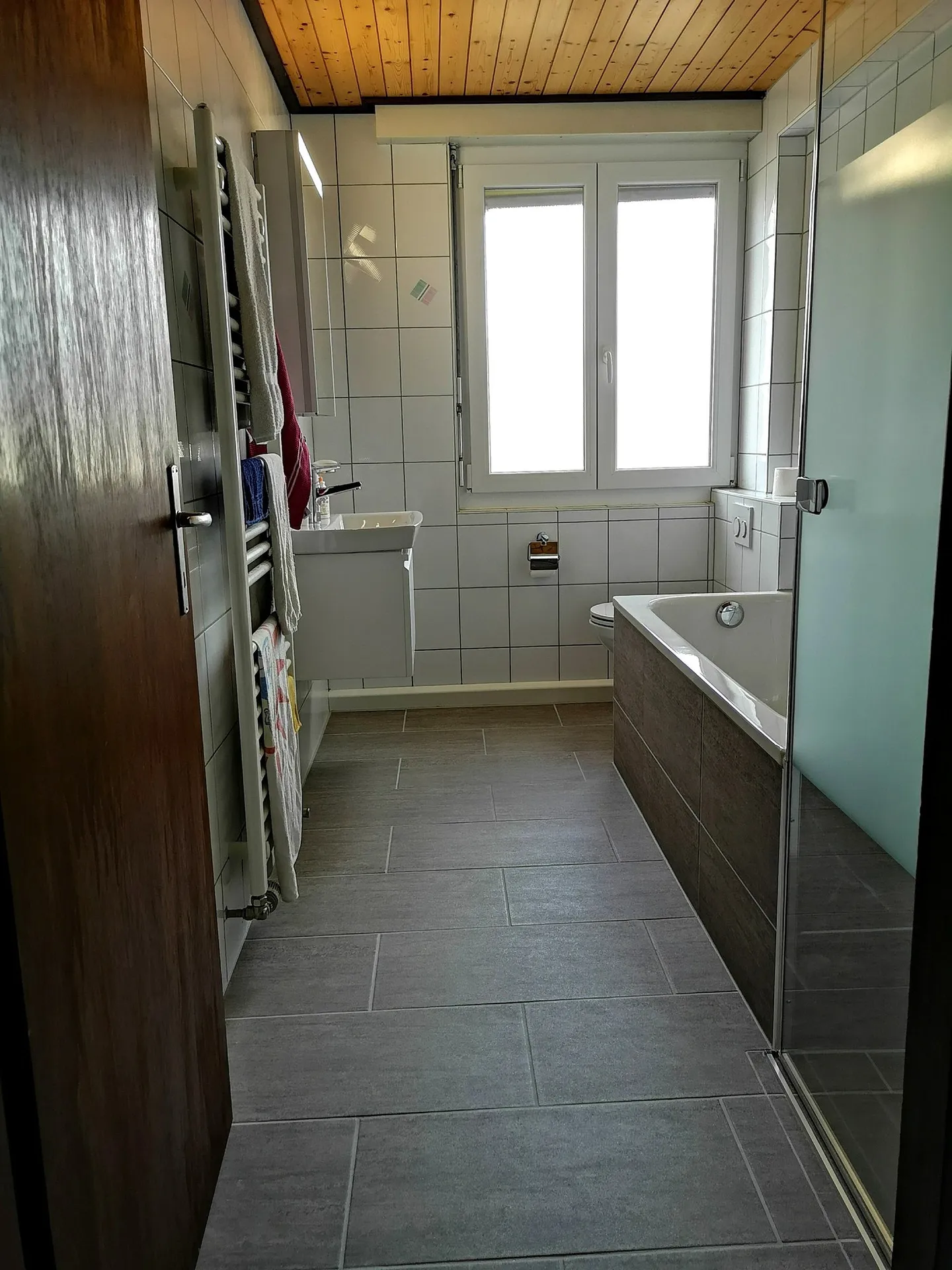 For sale large multipurpose space with storage, 3 parking spaces, 2 apartments - Photo 19 of 23