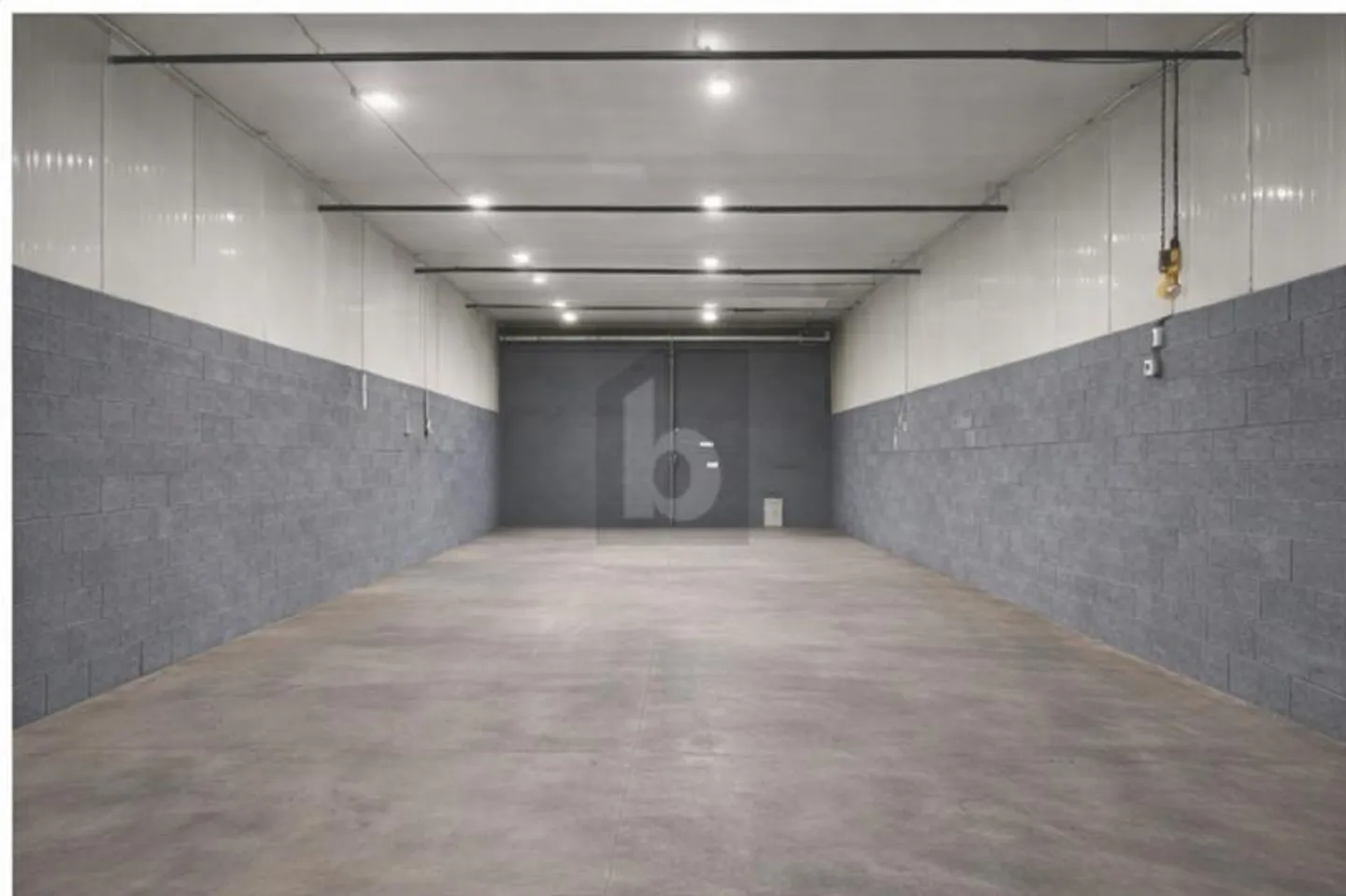 Espace Commercial Polyvalent - Photo 2 sur 4