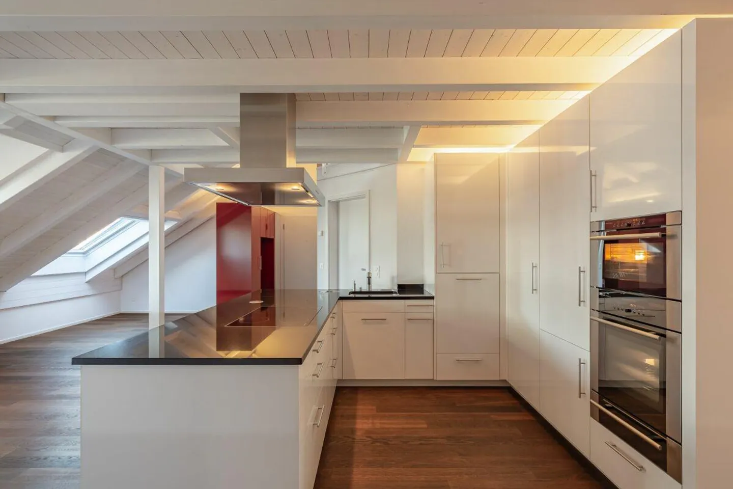 Aussergewöhnliche 8 1/2-Zimmer-Maisonettewohnung im Zentrum von  Cham - Foto 4 von 23