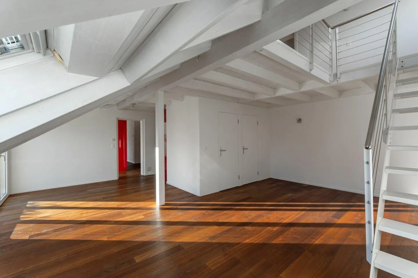 Aussergewöhnliche 8 1/2-Zimmer-Maisonettewohnung im Zentrum von  Cham - Foto 6 von 23